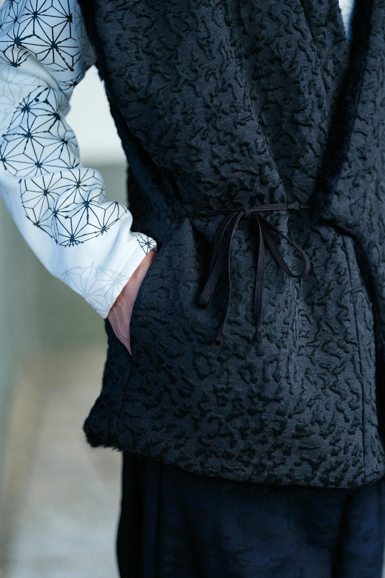 Jacar Fuukure编织X人造皮草肩部服装可逆 /湿羽毛颜色（不锈钢）