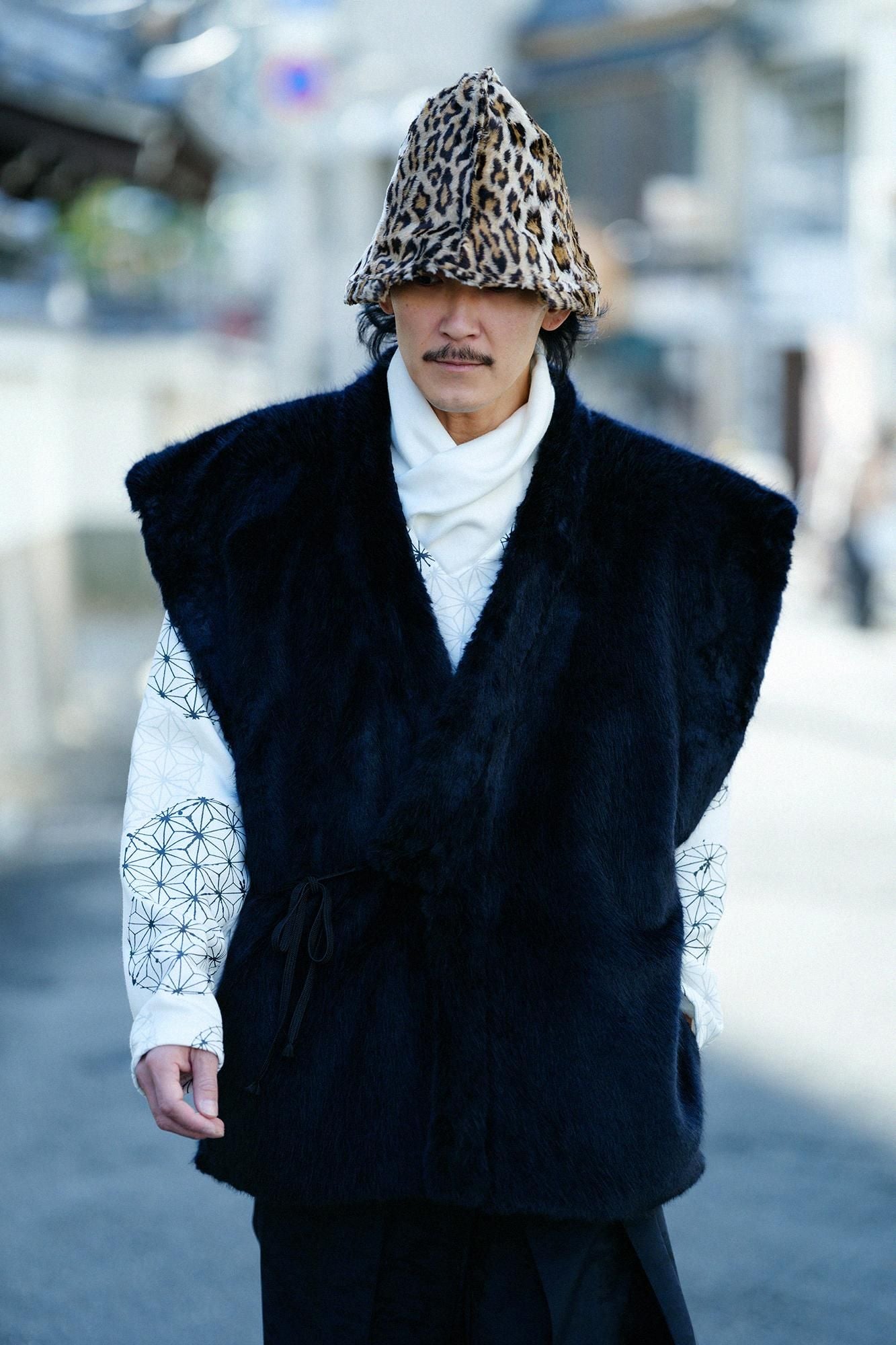 Jacar Fuukure编织X人造皮草肩部服装可逆 /湿羽毛颜色（不锈钢）