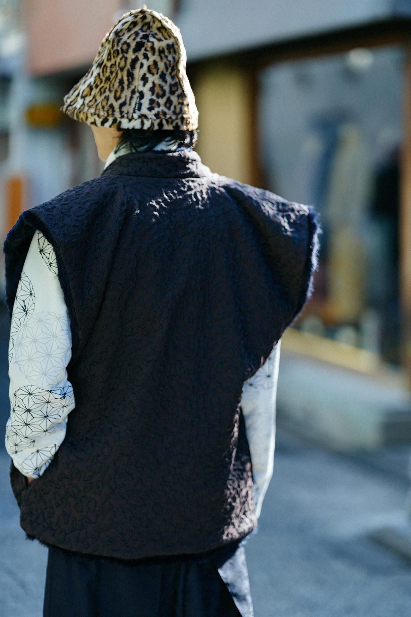 Jacquard Matelasse x Faux Fur Sleeveless Robe Reversible / Brown