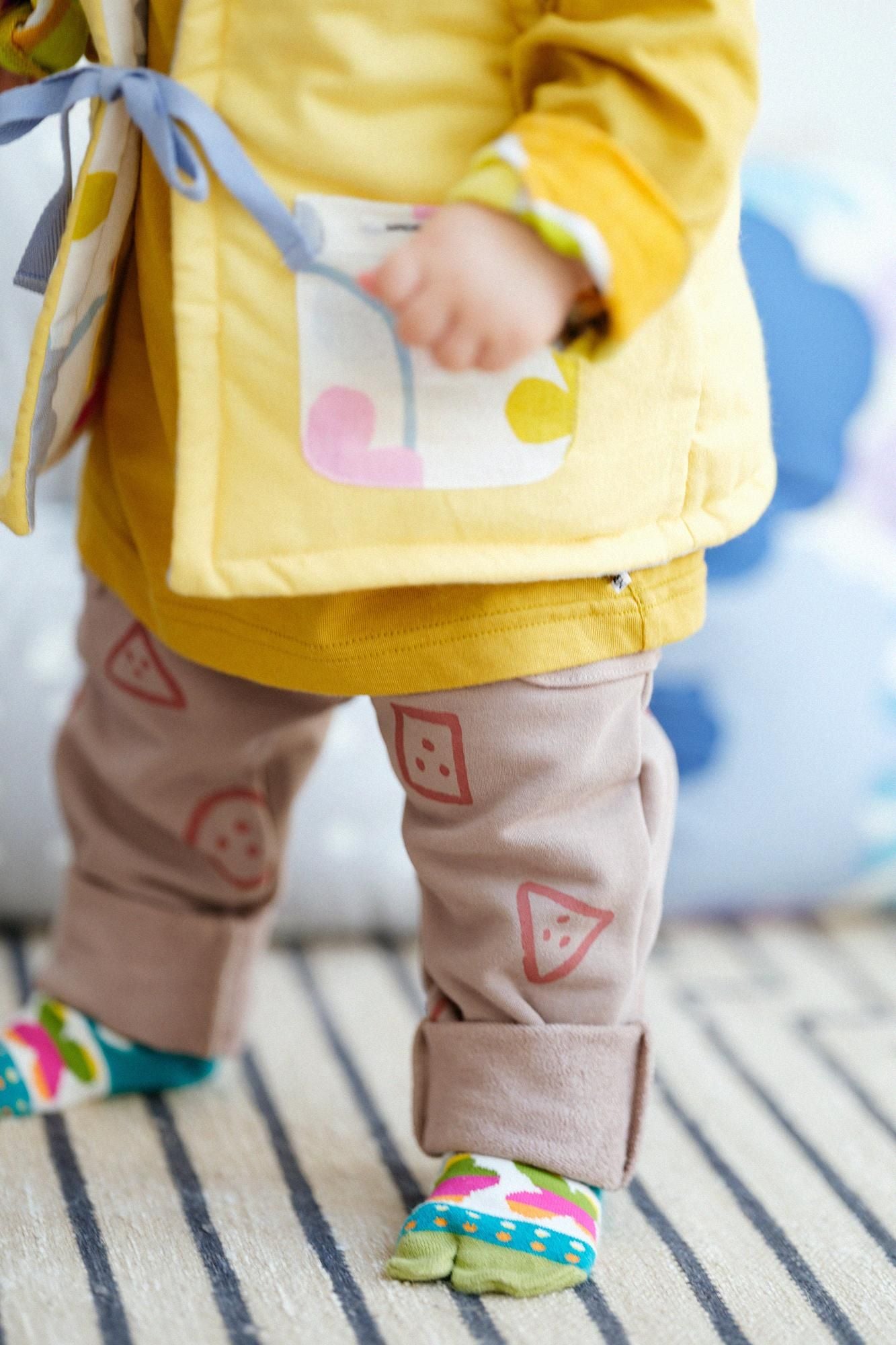 ●うらけ がらぱっち／みんな で あそぼ うすだいだいいろ