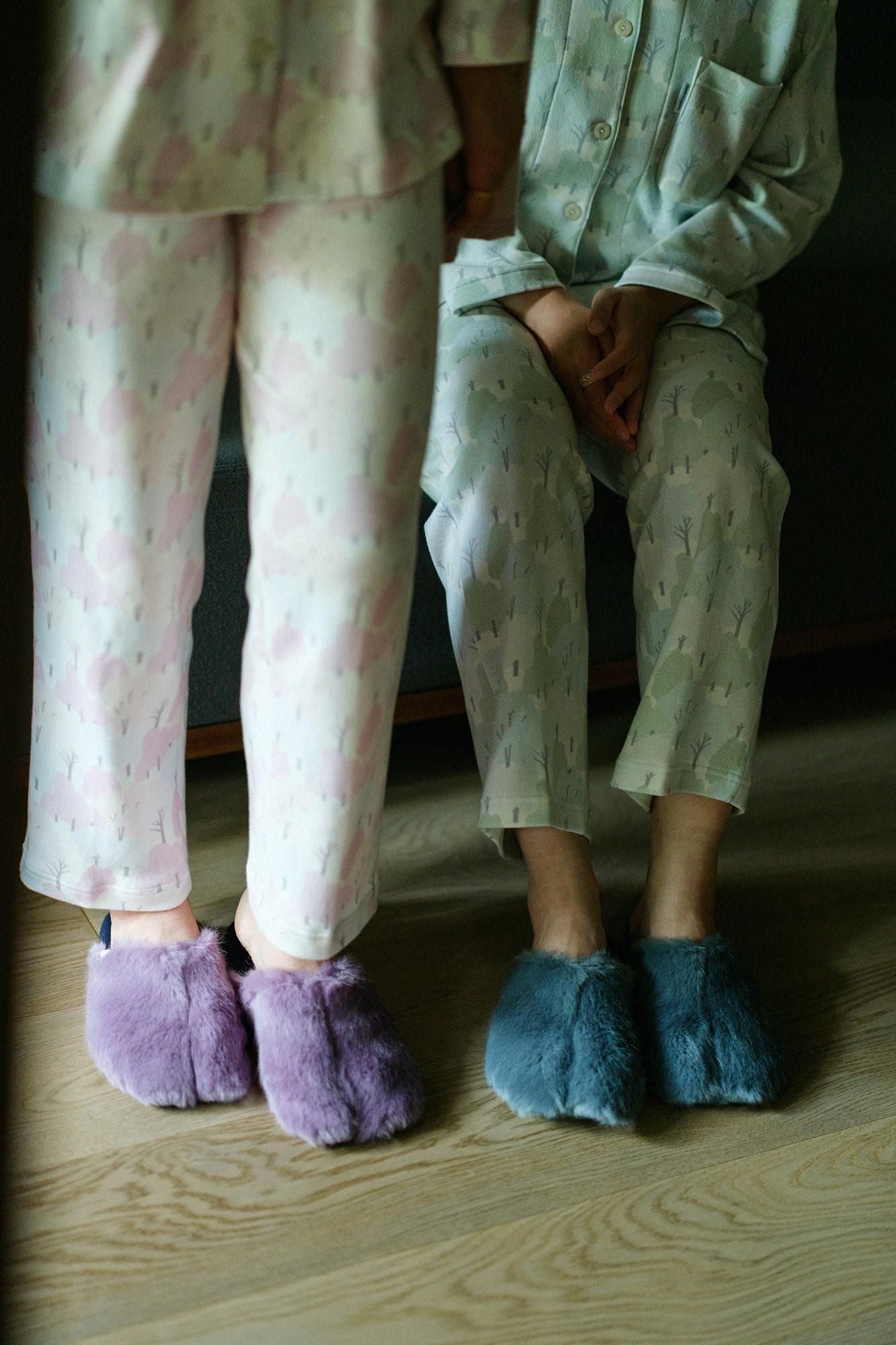 人造毛皮薄拖鞋分趾袜/Fujimurasaki