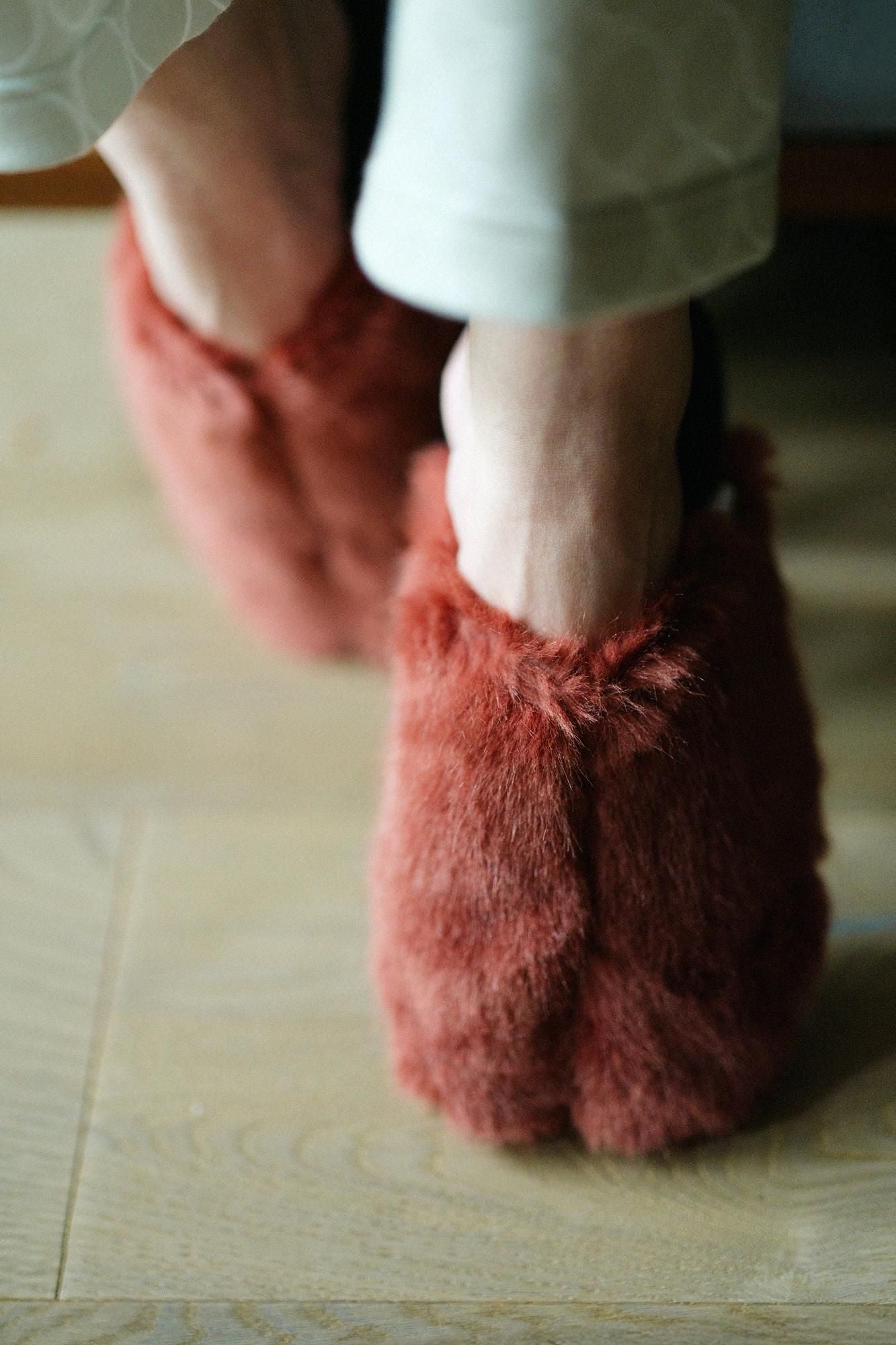 Faux Fur Slim Type Split Toe Slipper／Sparrow Brown