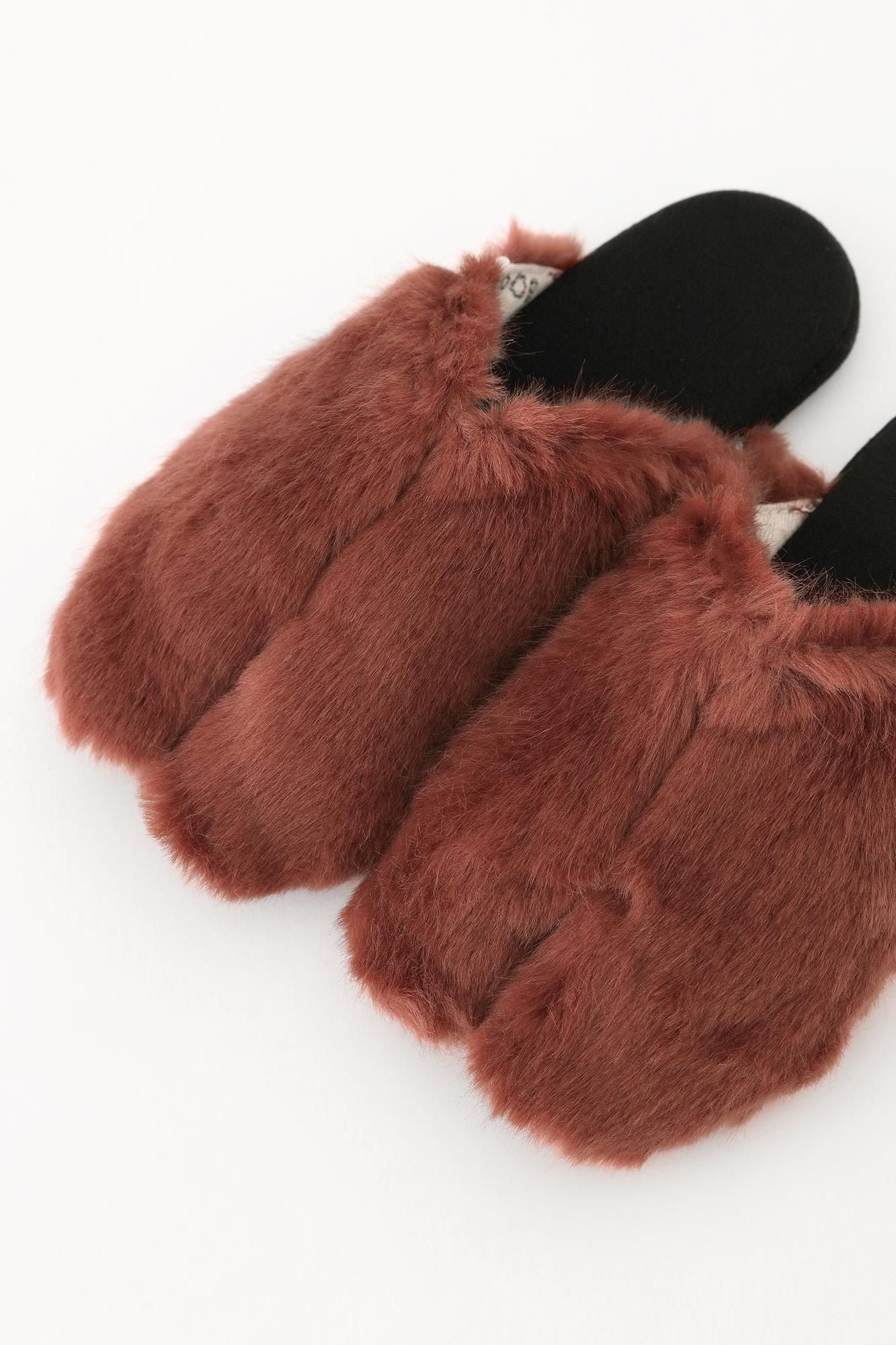 Faux Fur Slim Type Split Toe Slipper／Sparrow Brown