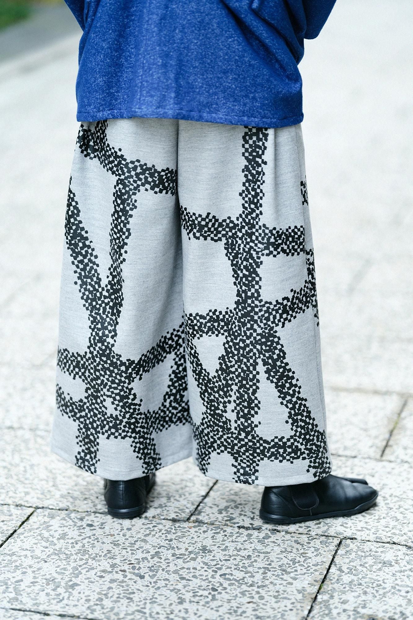 Combed Yarn Twill Weave Wide-legged Pants / Tied-up Silver Grey