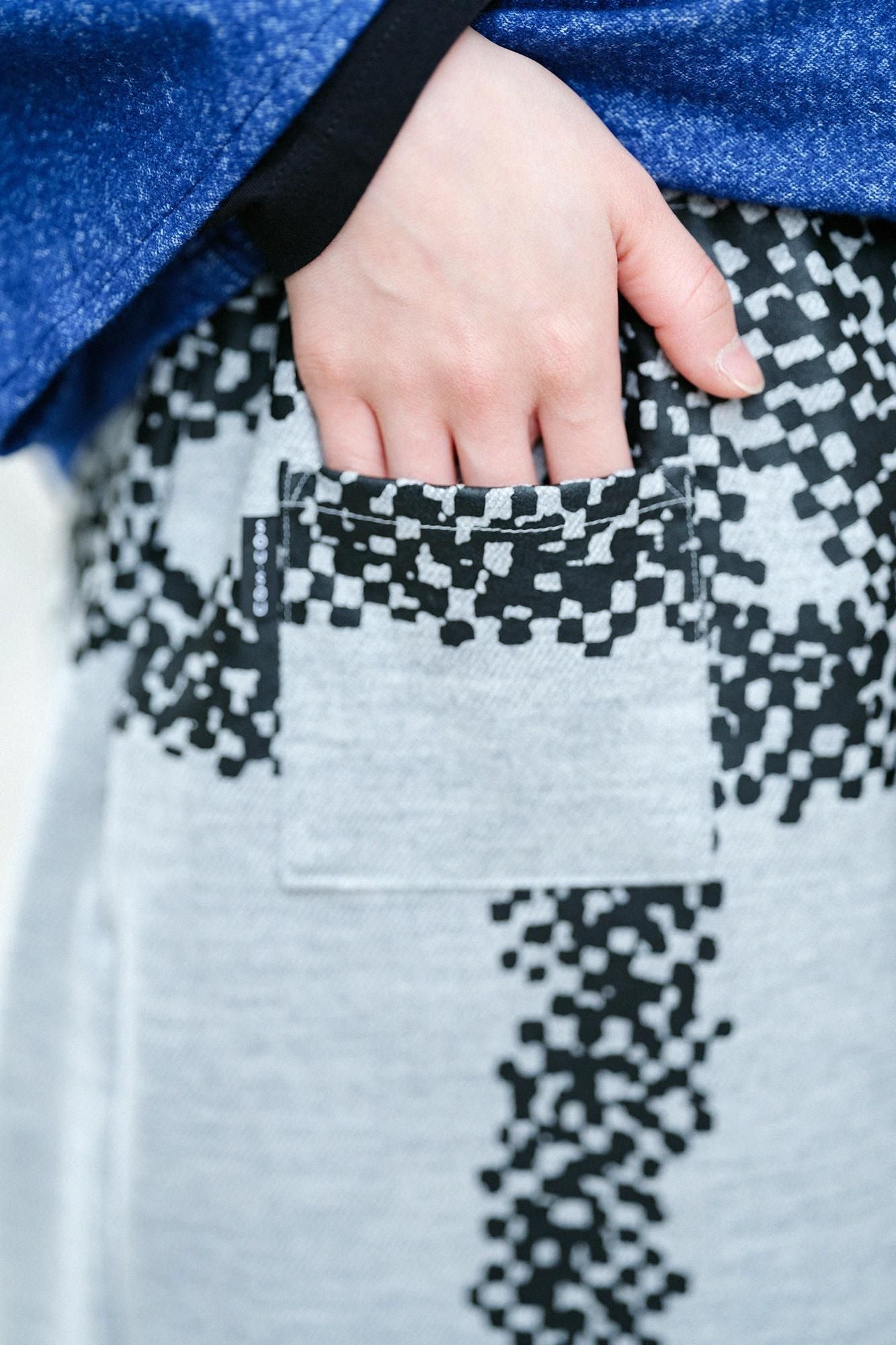 Combed Yarn Twill Weave Wide-legged Pants / Tied-up Silver Grey