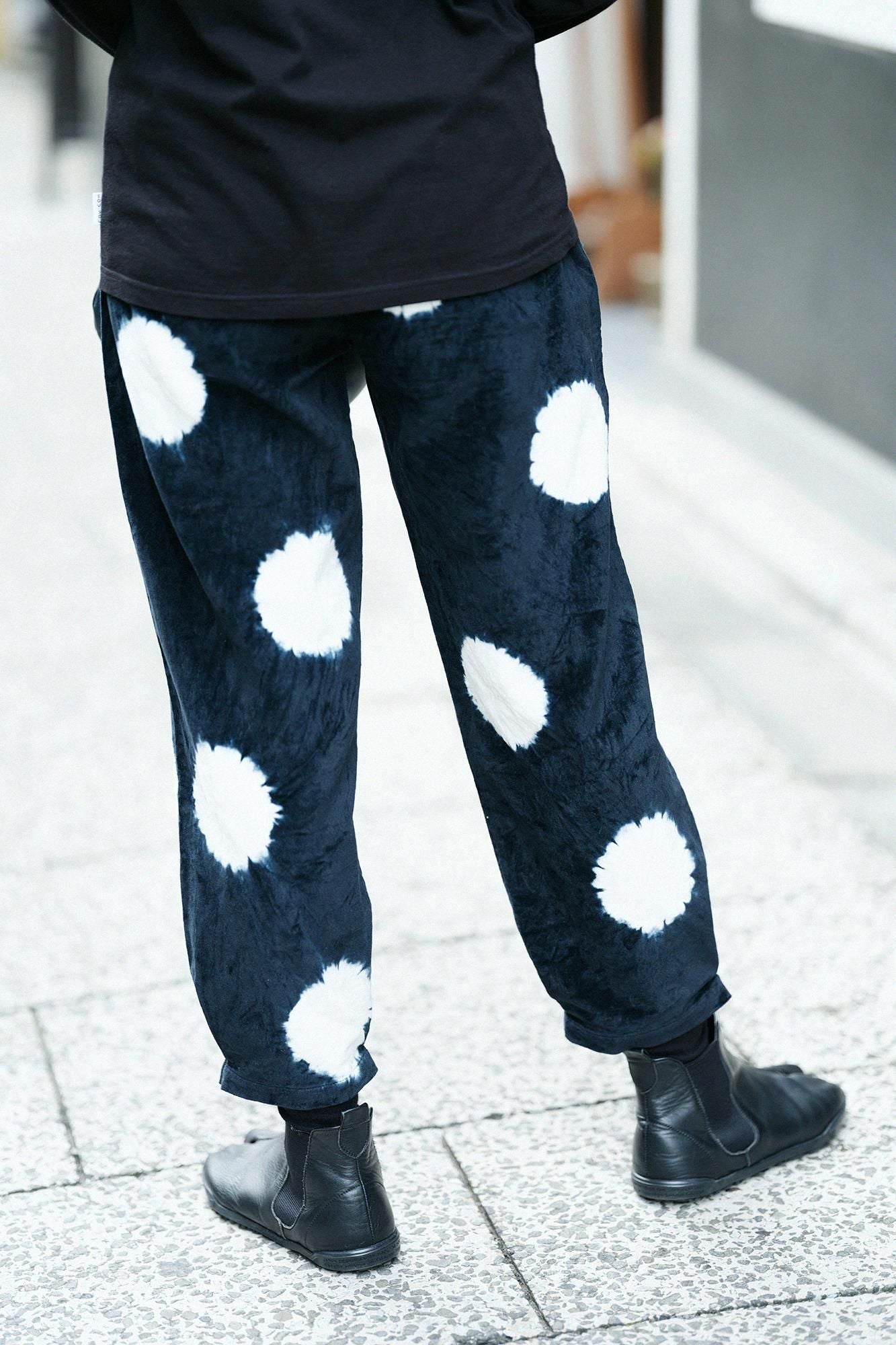 Konsei Tie-dye Blue Green Cotton-linen Blend Monpe Workers Pants / Large Polka Dots Black x Raw White