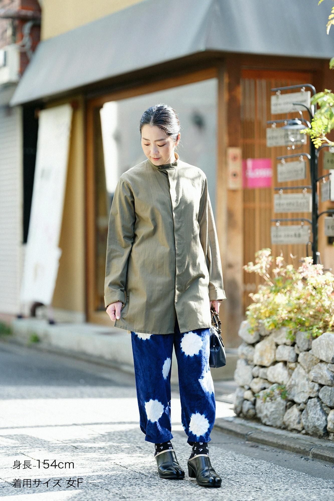 Konsei Tie-dye Blue Green Cotton-linen Blend Monpe Workers Pants / Large Polka Dots Prussian Blue x Raw White