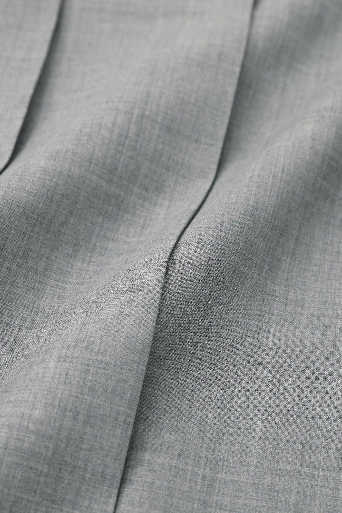 梳毛（そもう） 袴形（はかまなり） 袷（あわせ）／鈍色（にびいろ）