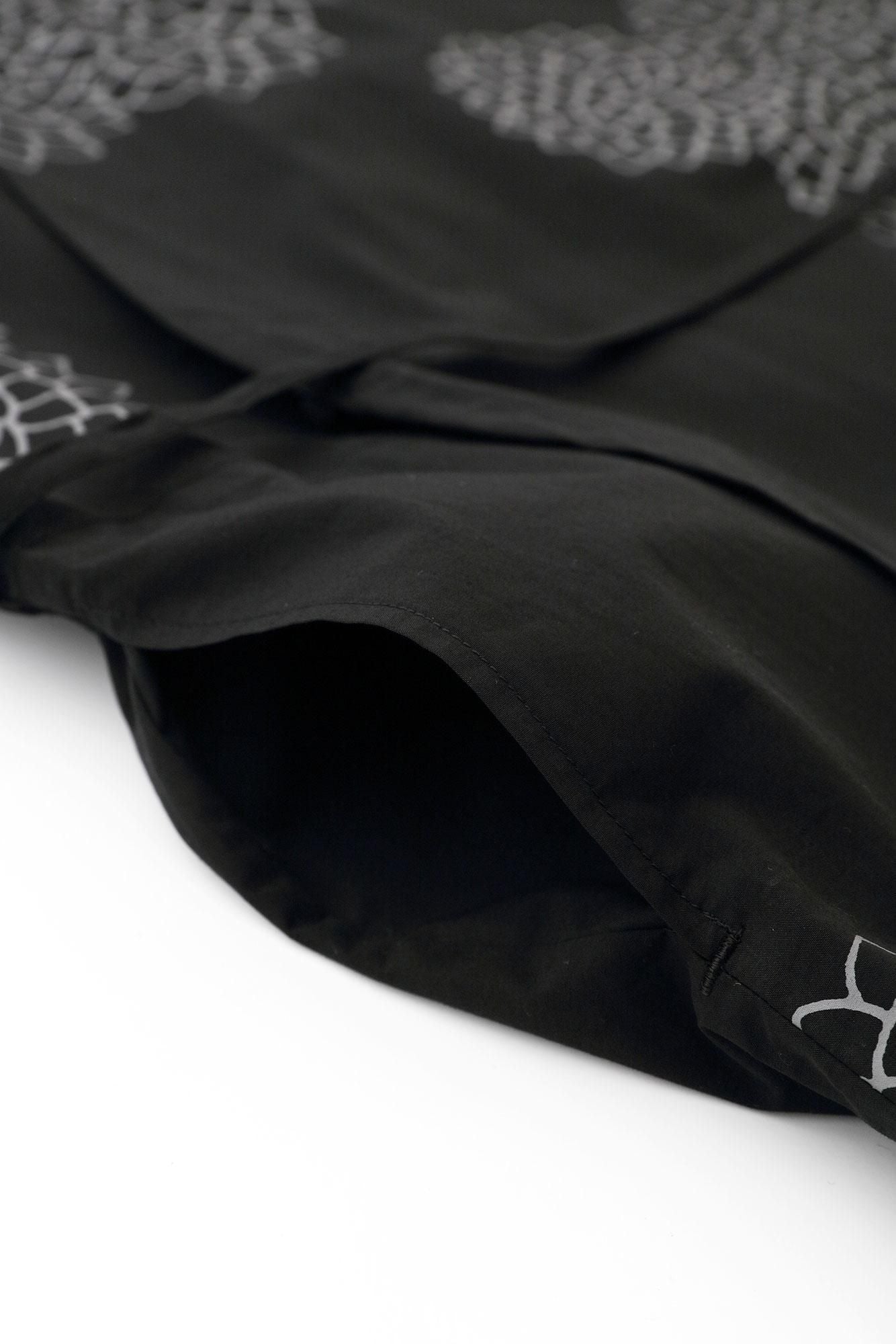 Typewriter Cloth Samue Worker Jacket / Chrysanthemum in Clouds Black