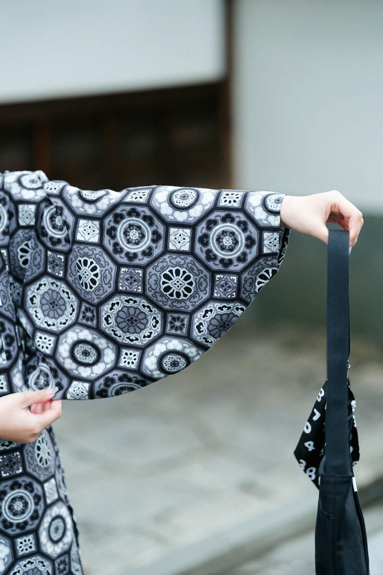 美品 完売品 ソウソウ 高島縮 薙刀長草衣 チュニック 大滝 シャツ 総柄 美品 完売品 ソウソウ 高島縮 薙刀長草衣 チュニック 大滝 シャツ 総柄