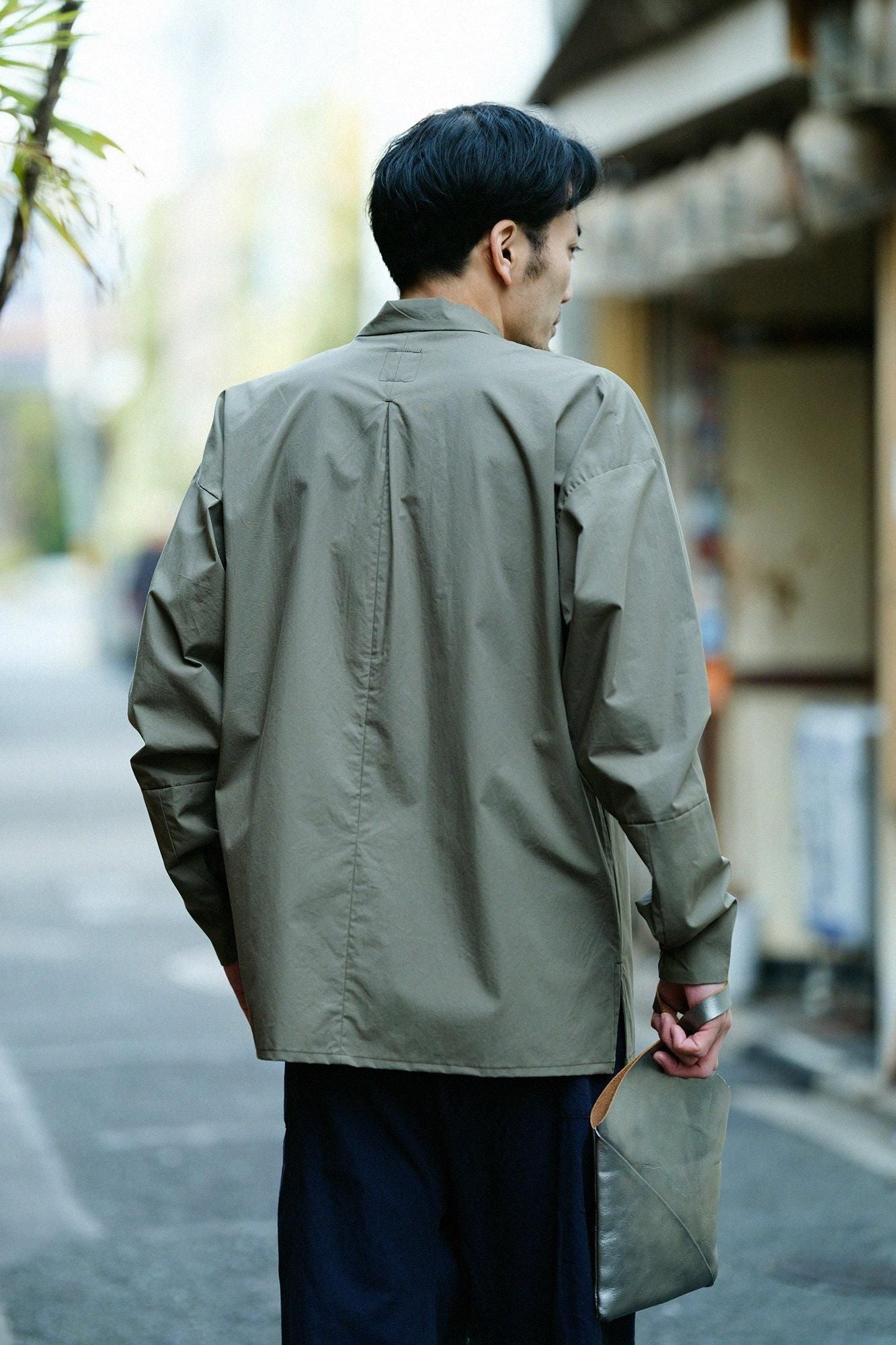 棉布立領筒形袖襯衫／茶褐色