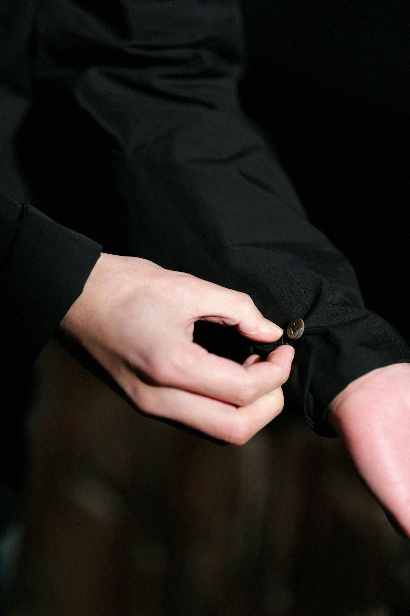 打字机布，站立的衣领，管袖窗框，窗扇，湿翅，彩色羽毛（不锈钢）