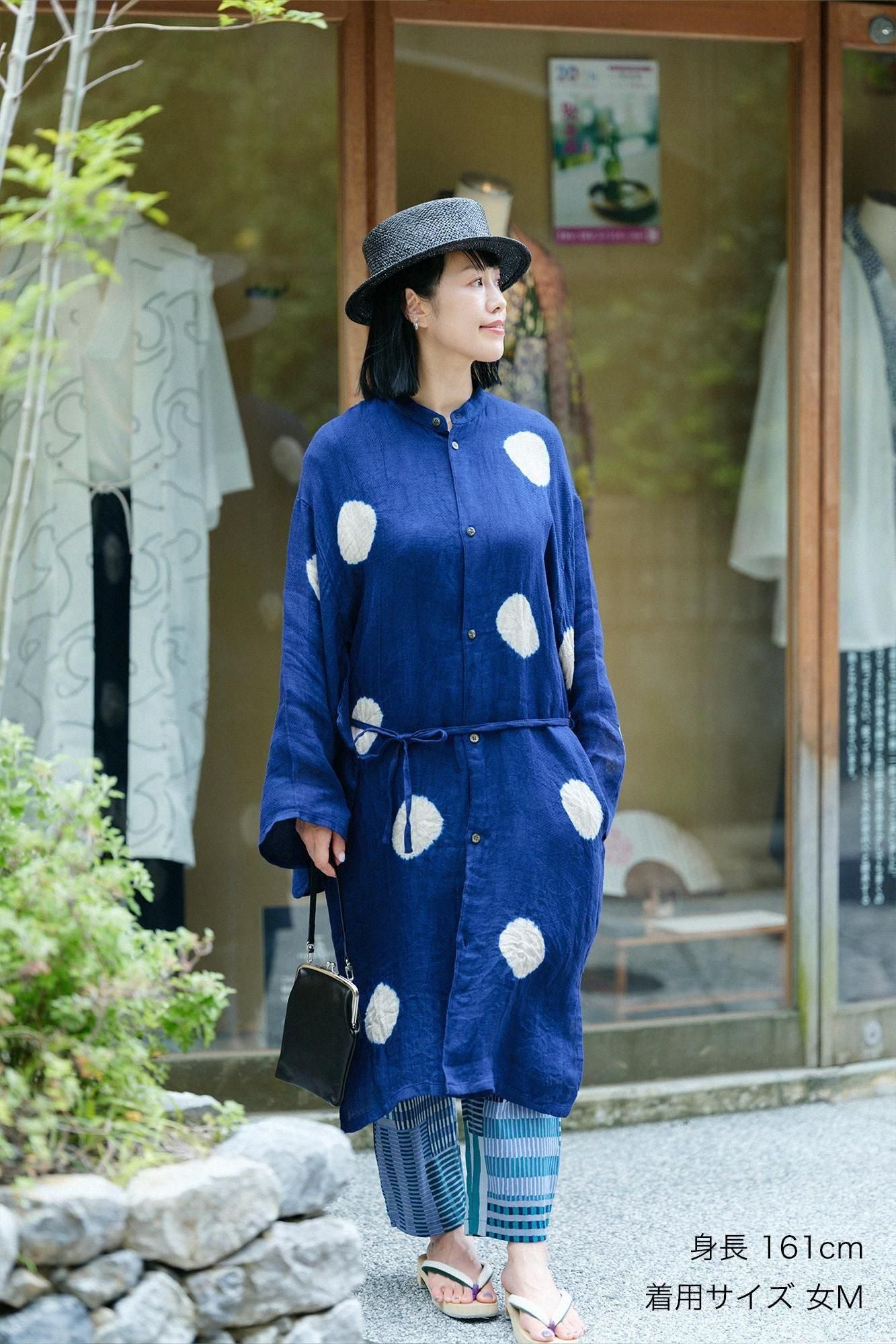 近清絞り 麻 薙刀かり衣（なぎなたかりごろも）／水玉大（みずたまだい） 濃紺（のうこん）×亜麻色（あまいろ）