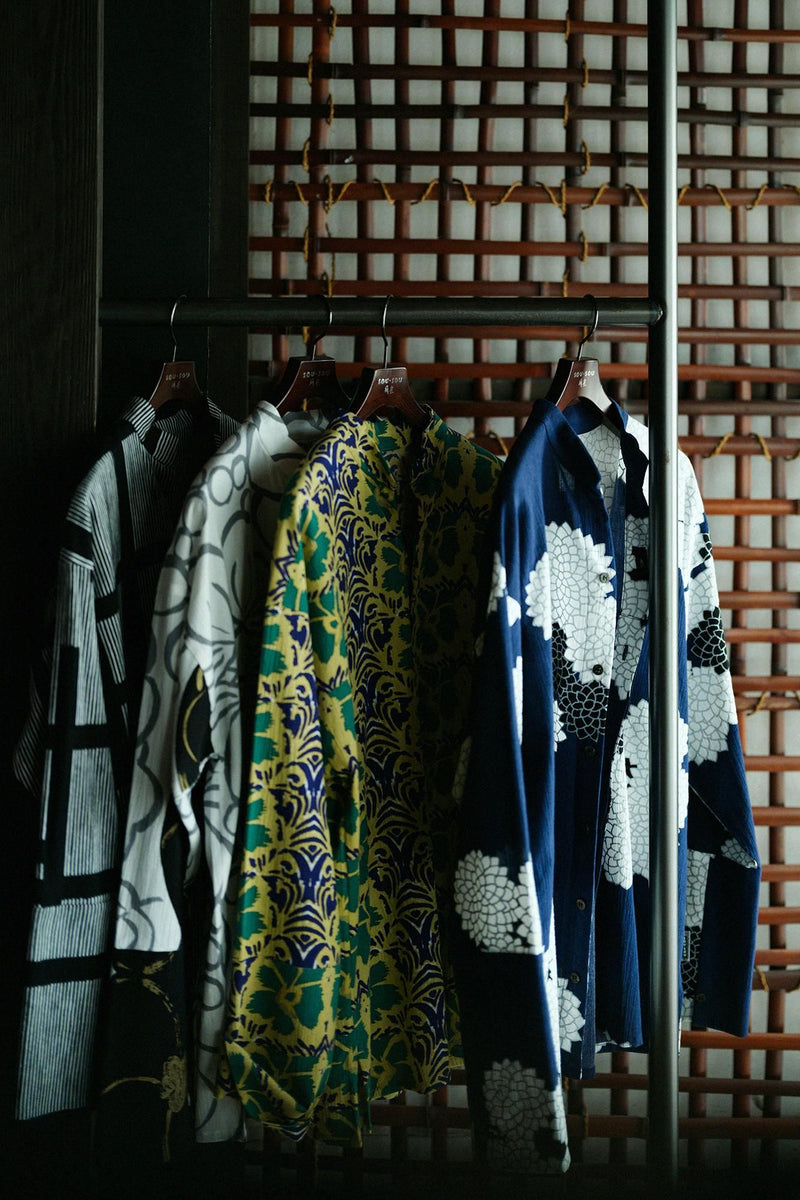 高岛时事 立领筒袖长袍