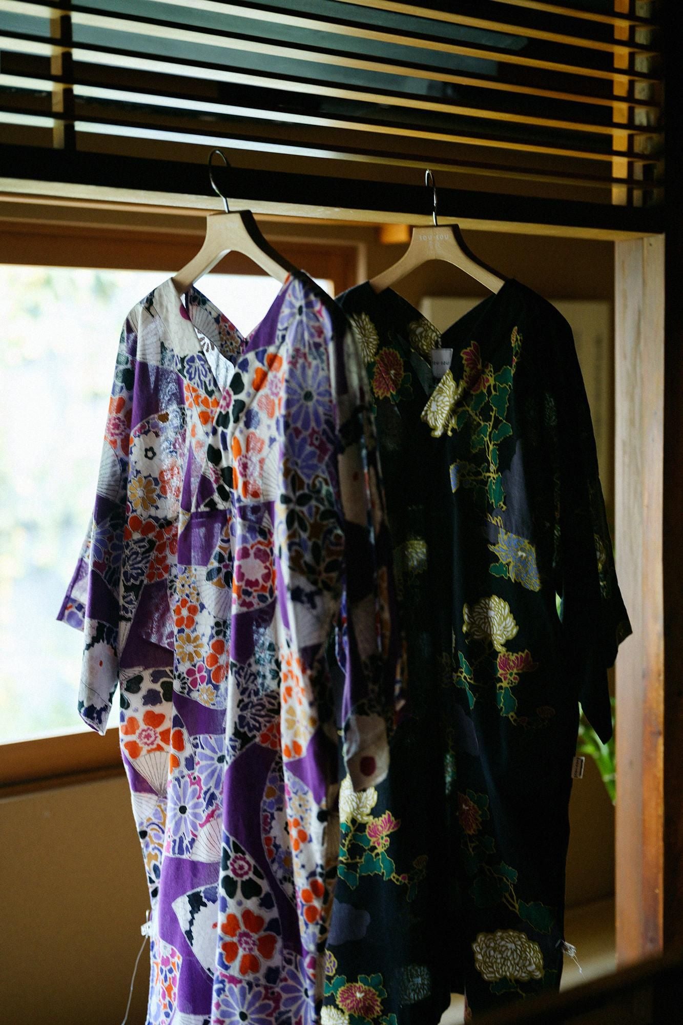 Chita Momen Textur (Okatabira)/Ogi (Fächer) Dunkelviolett (Kokimurasaki)