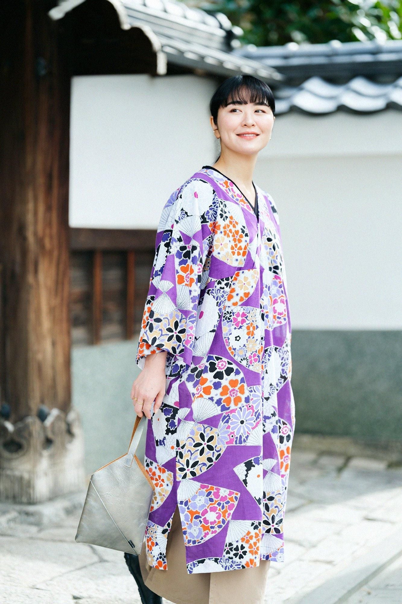 Chita Momen Textur (Okatabira)/Ogi (Fächer) Dunkelviolett (Kokimurasaki)