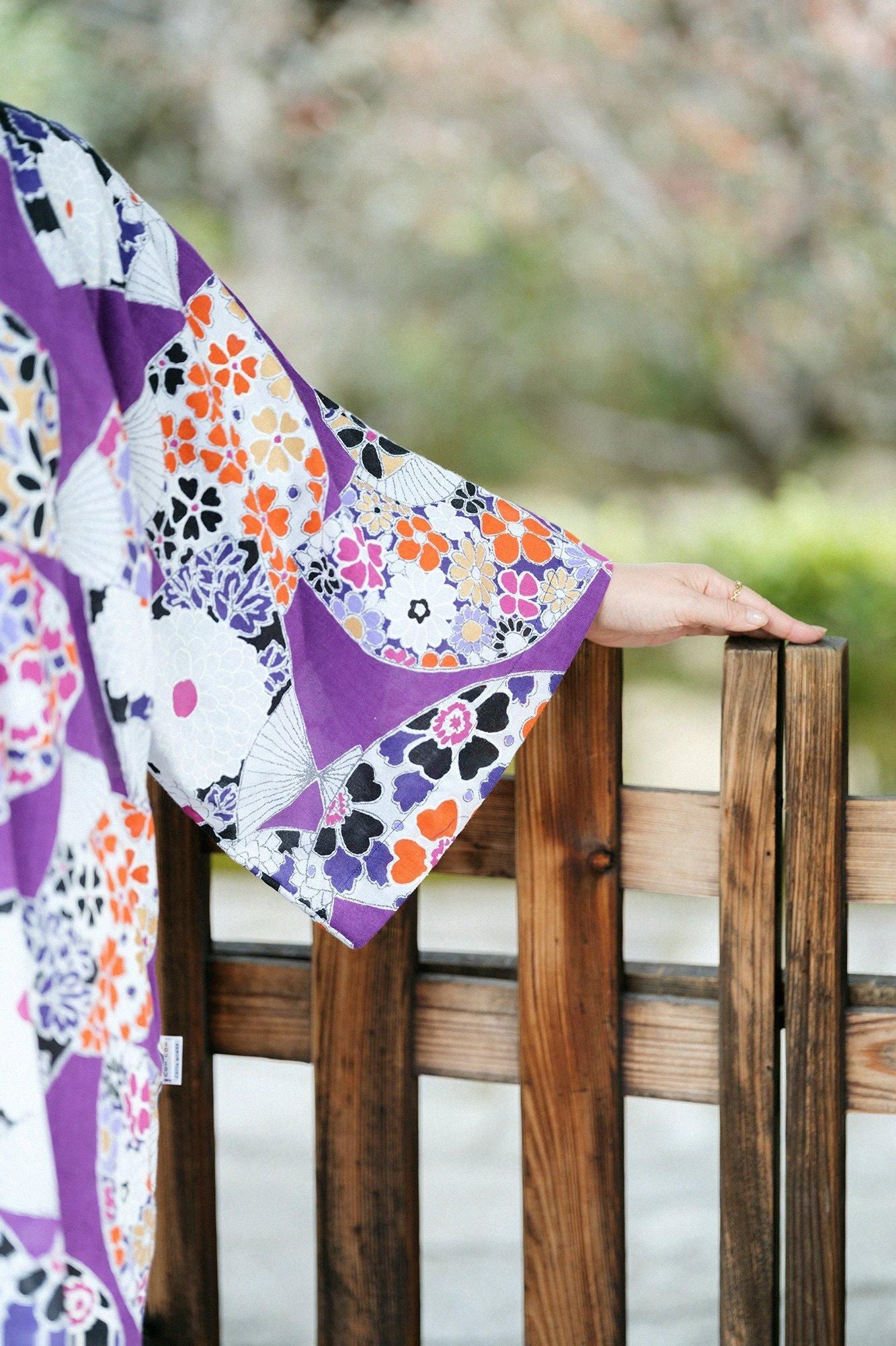 Chita Momen Textur (Okatabira)/Ogi (Fächer) Dunkelviolett (Kokimurasaki)