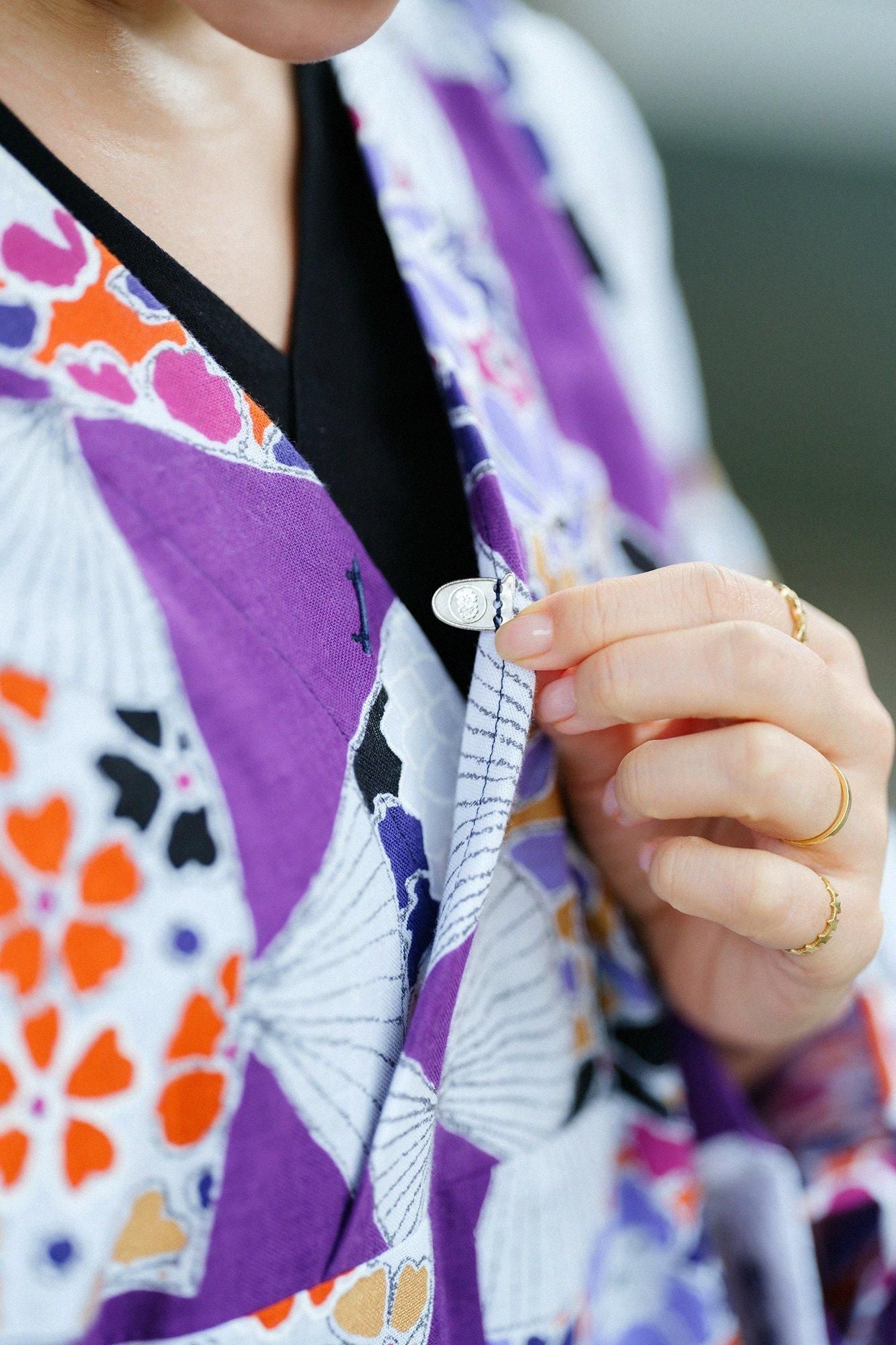 Chita Momen Textur (Okatabira)/Ogi (Fächer) Dunkelviolett (Kokimurasaki)