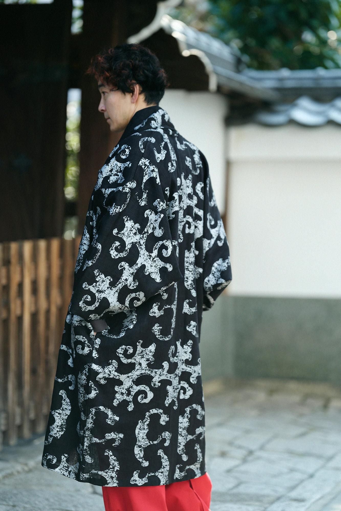 阿佐 (Asa) Mojirisode (Ken) Single (Hitoe) / Angry Wave (Doto) Era (Jidai) Nubairo (Nurubairo)