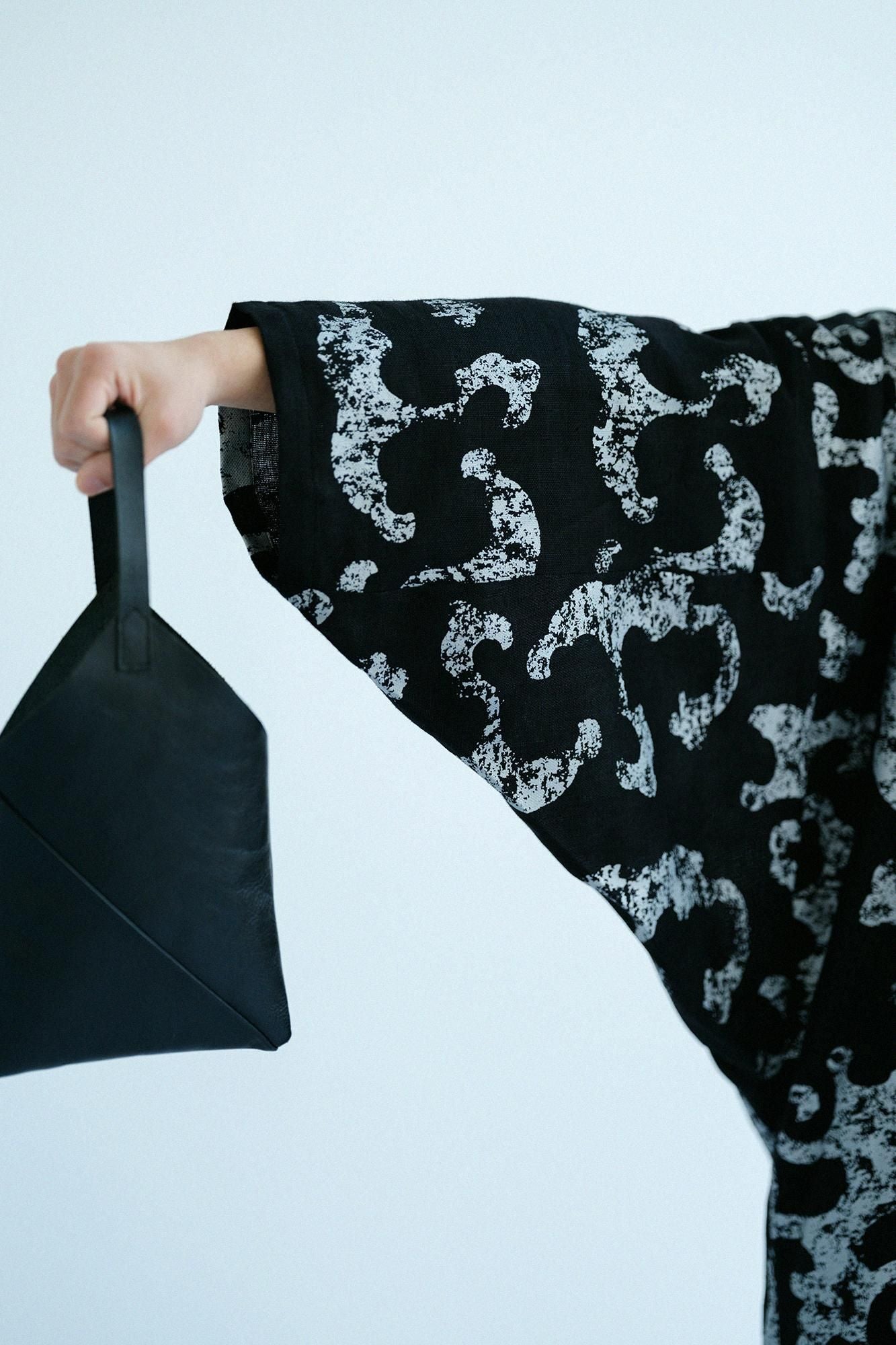 阿佐 (Asa) Mojirisode (Ken) Single (Hitoe) / Angry Wave (Doto) Era (Jidai) Nubairo (Nurubairo)