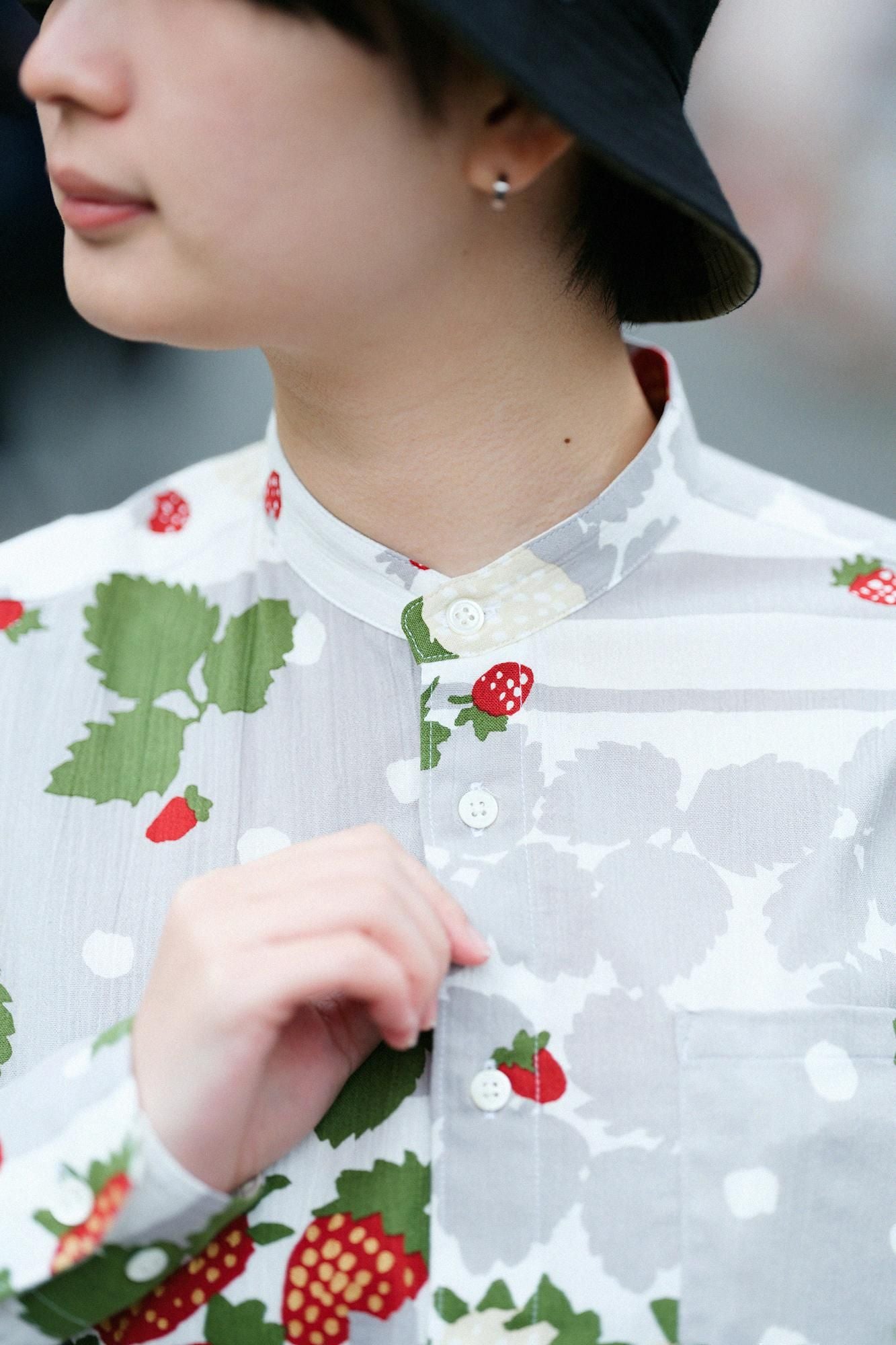 net限定】高島縮 20/20 スタンドカラーシャツ／いちご摘み