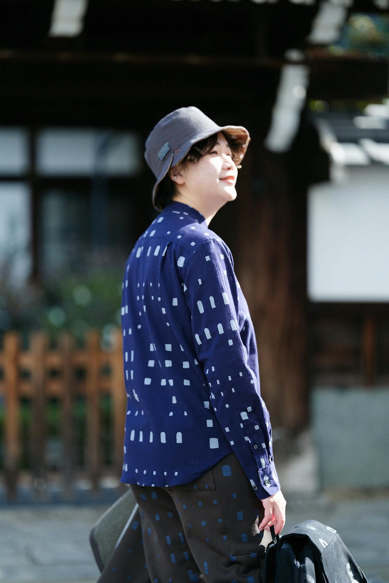 【net限定】高島縮 20/20 スタンドカラーシャツ／窓（まど）