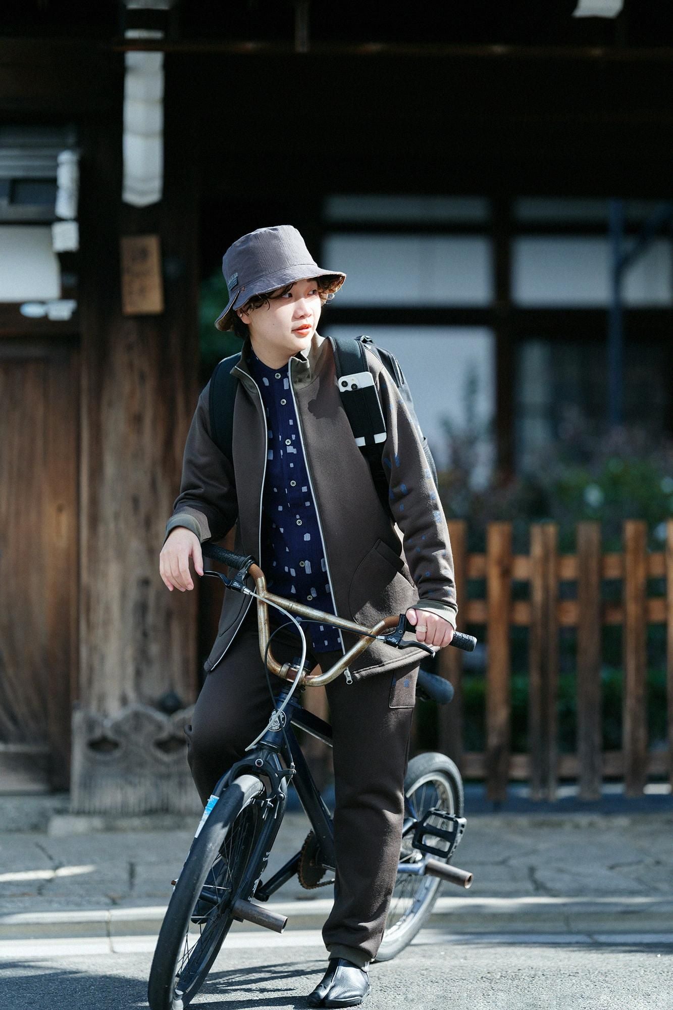 【net限定】高島縮 20/20 スタンドカラーシャツ／窓（まど）