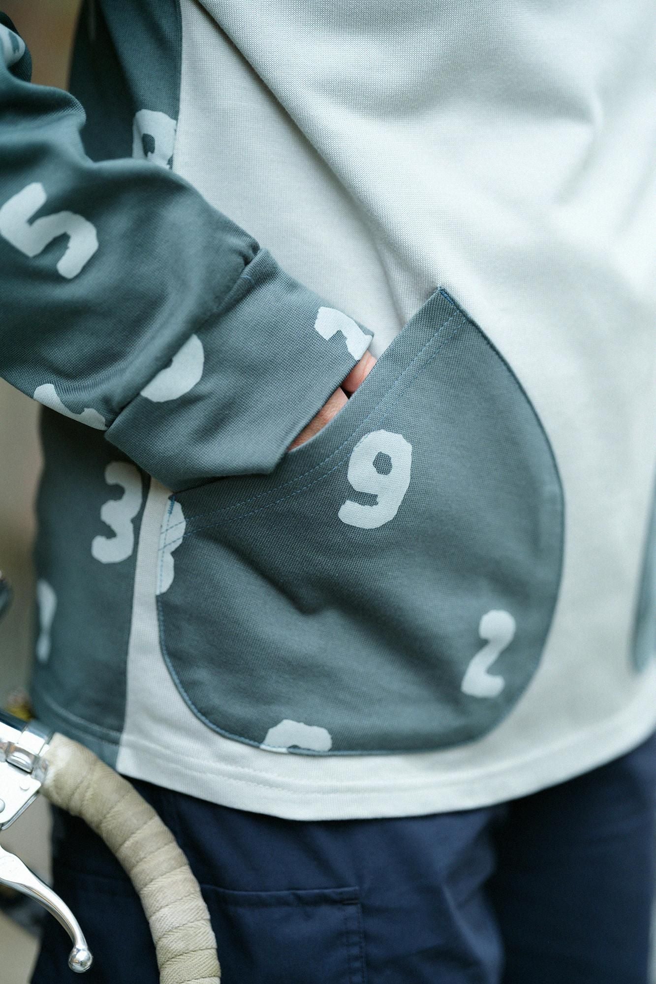 強撚扭曲平針織船領上衣/灰棕x SO-SU-U十數