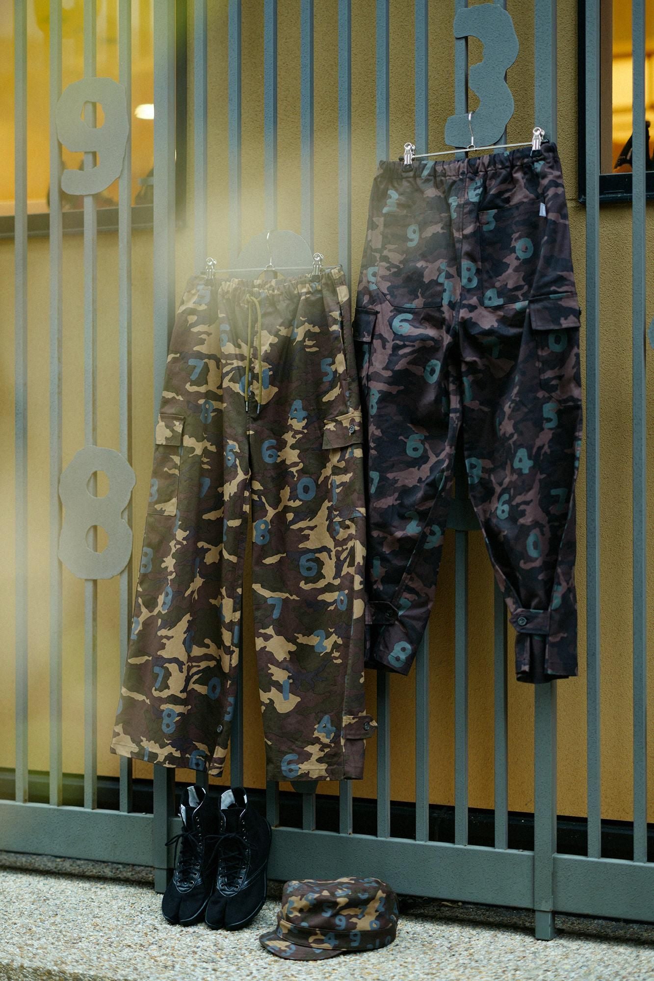 コットンキャンバス カーゴパンツ／camo SO-SU-U 桑染（くわぞめ）