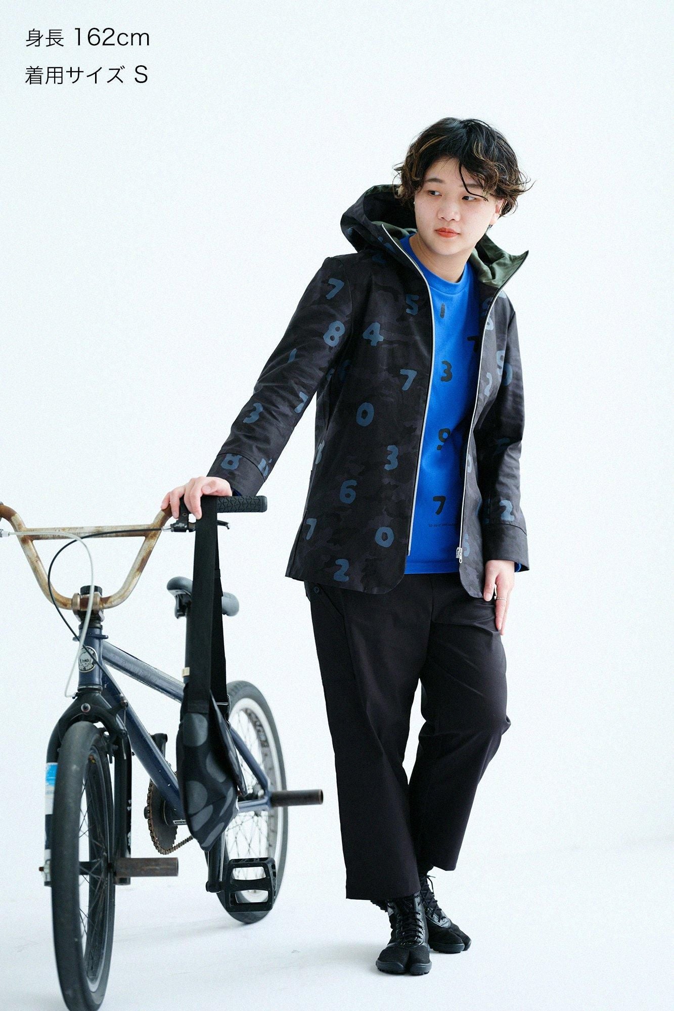 コットンキャンバス ZIP UP フードジャケット／camo SO-SU-U 墨黒（すみくろ）