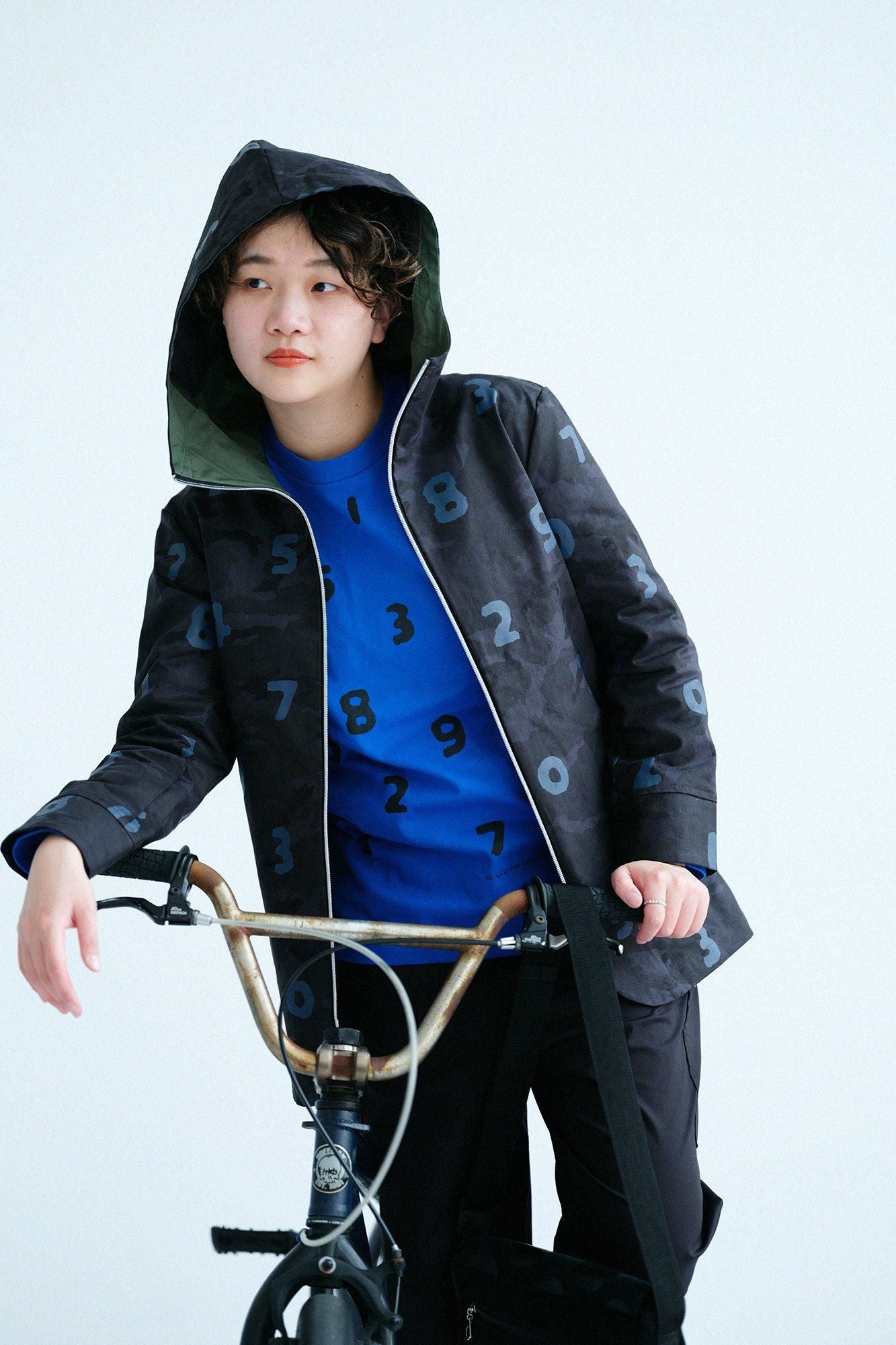 コットンキャンバス ZIP UP フードジャケット／camo SO-SU-U 墨黒