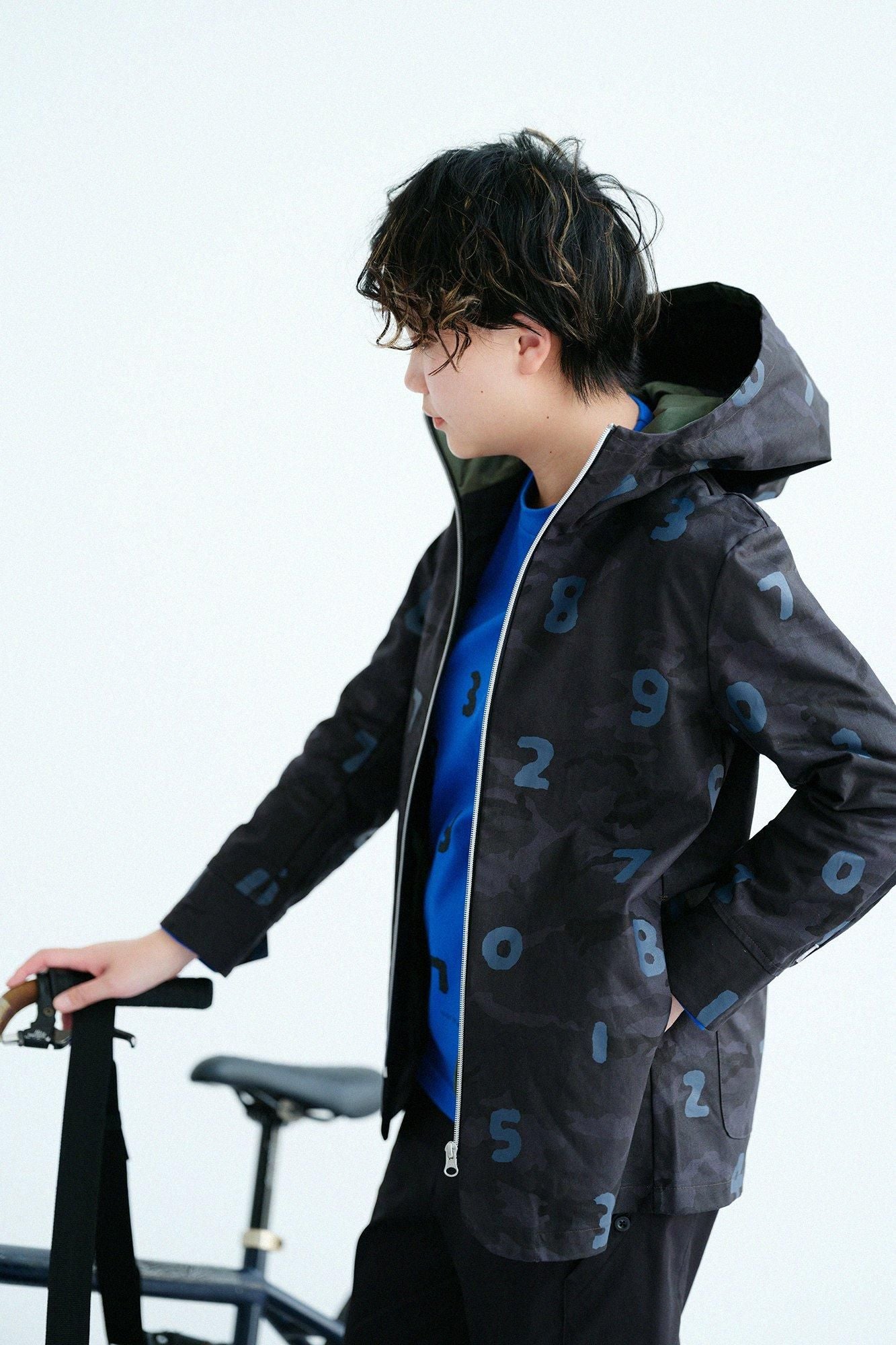 コットンキャンバス ZIP UP フードジャケット／camo SO-SU-U 墨黒