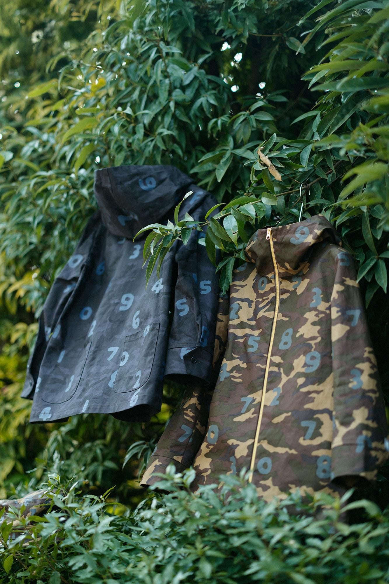 コットンキャンバス ZIP UP フードジャケット／camo SO-SU-U 墨黒（すみくろ）