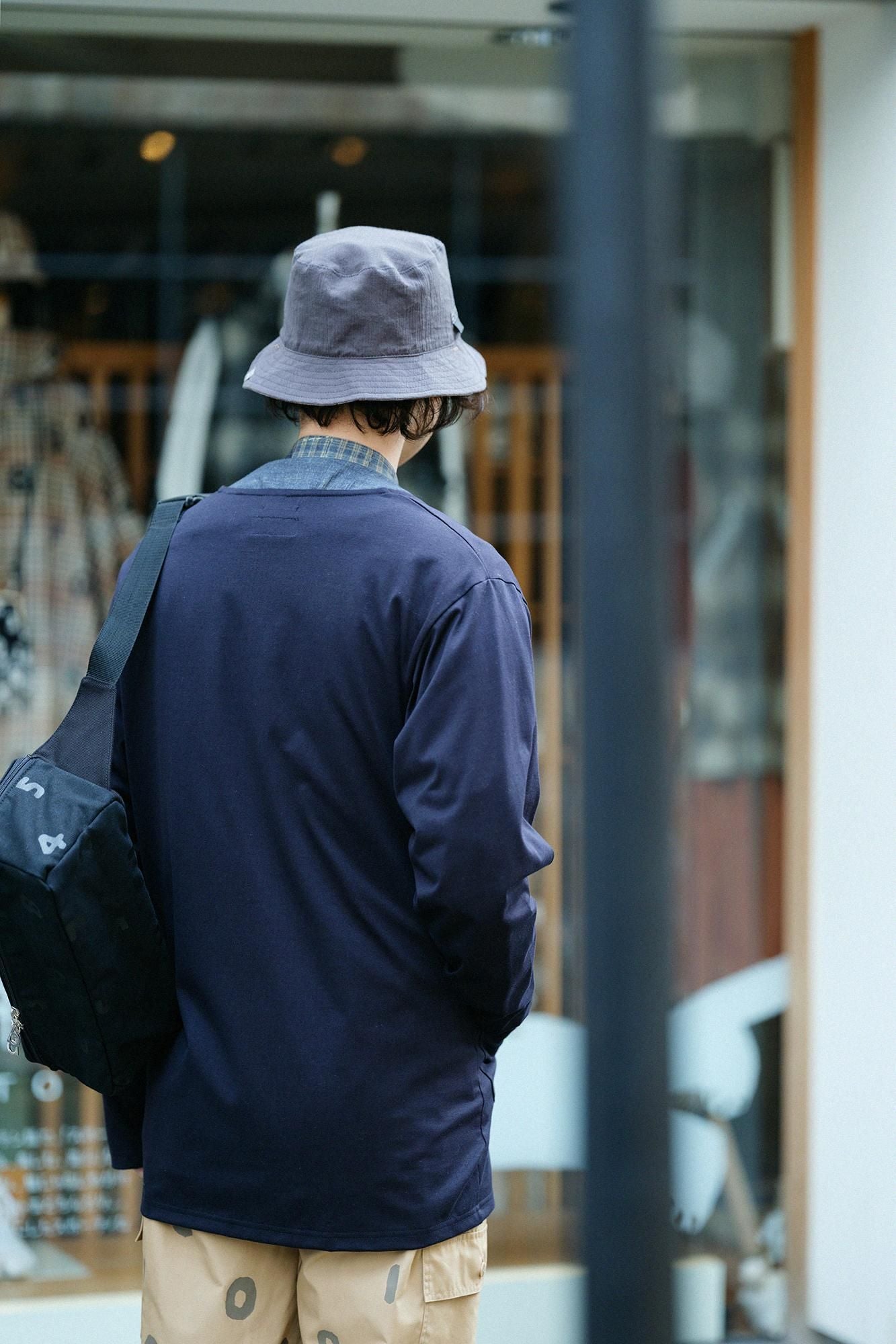 L/S-Cardigan aus Baumwollstrick mit V-Ausschnitt/Marineschwarz