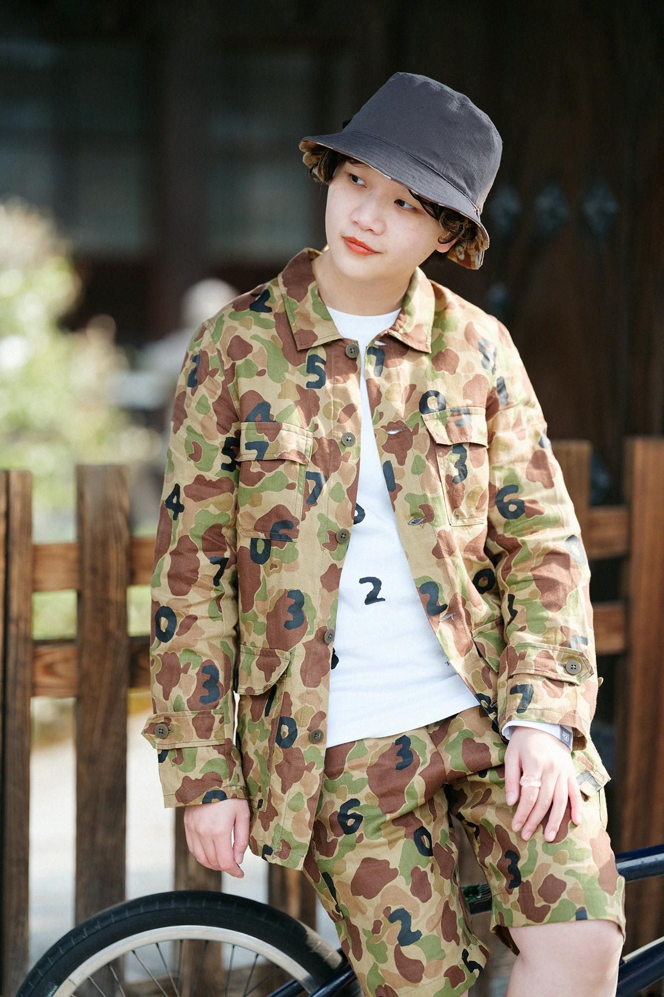 リネンツイル カーゴジャケット／duck hunter camo SO-SU-U 空五倍子色（うつふしいろ）