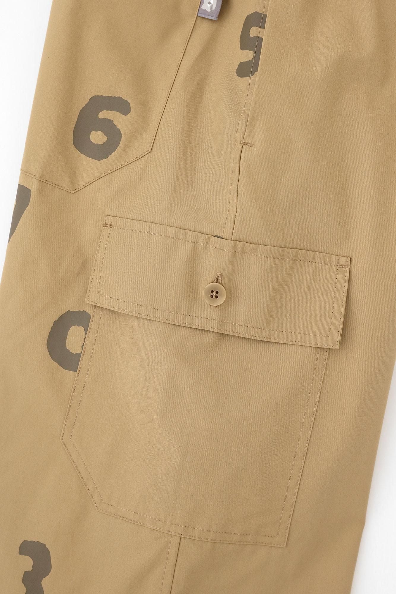 高密度 タイプライタークロス カーゴパンツ／ビスケット×SO-SU-U