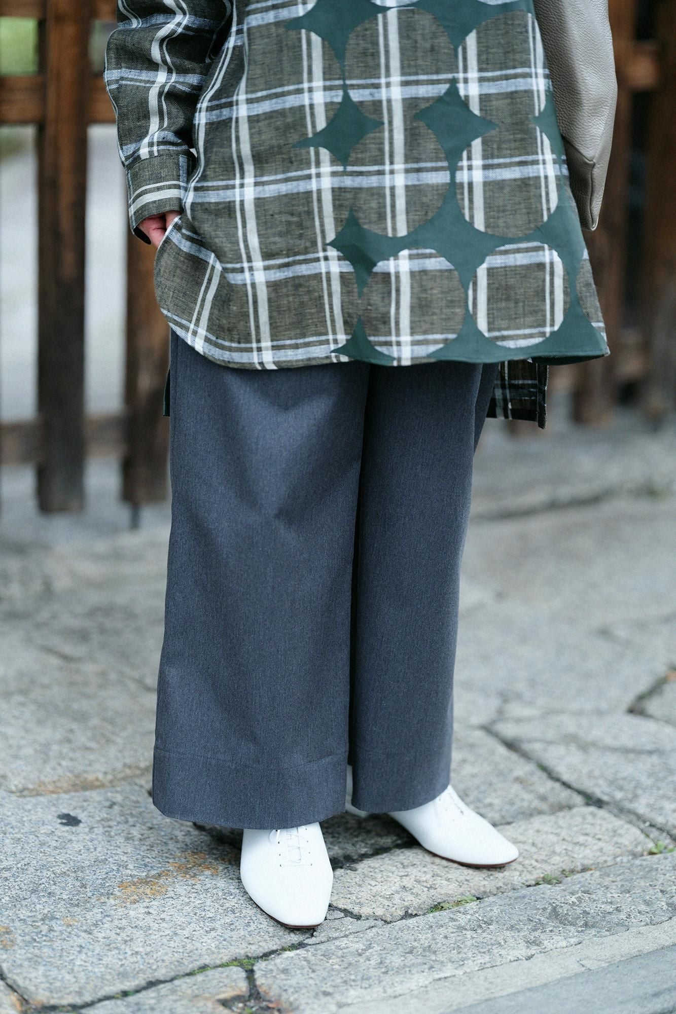 스트레치황소 와이드 팬츠／짙은회색