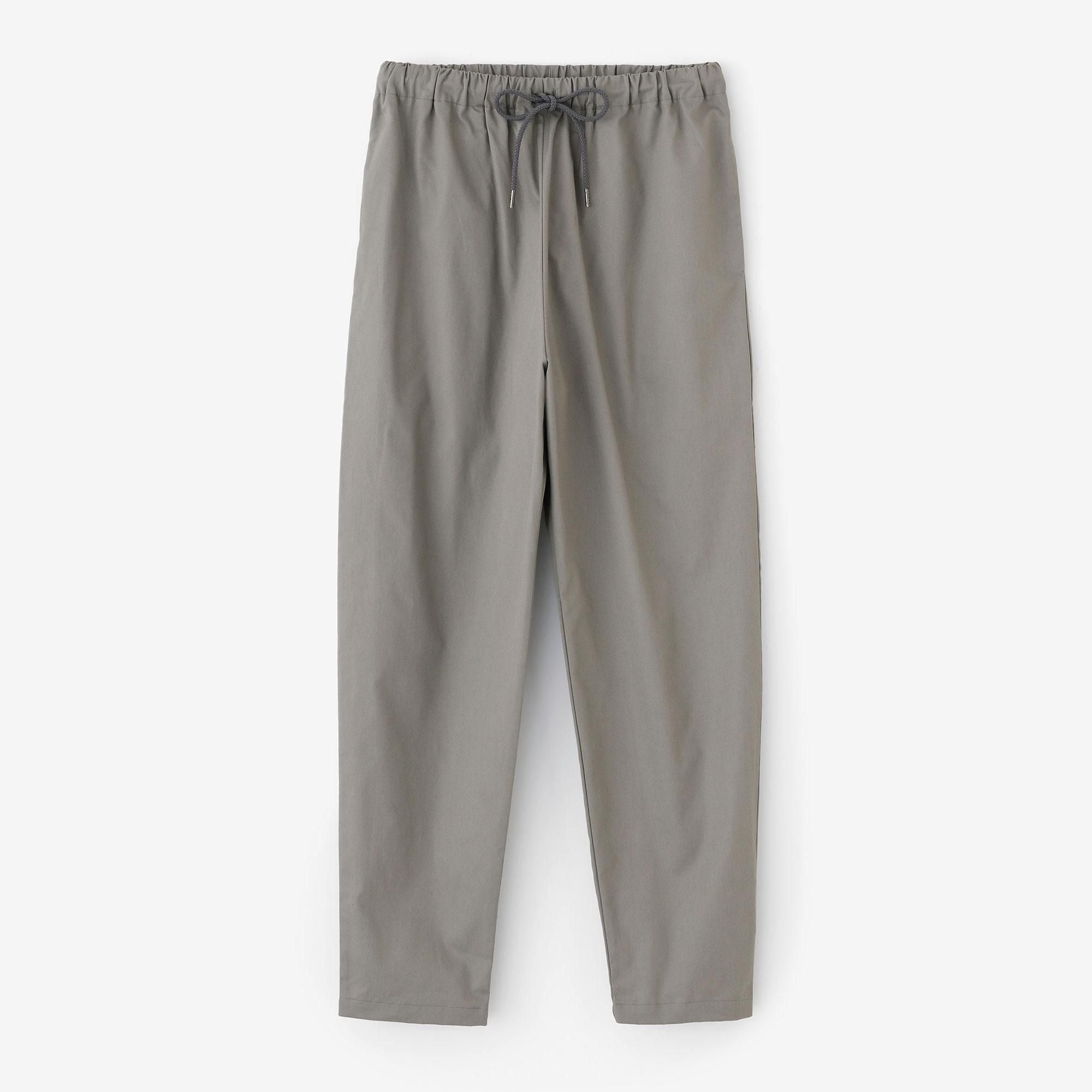 [Nur online] 30 einzelne Gabardine-Hosen mit schmal zulaufendem Bein/matte Farbe (Nibi-Iro)