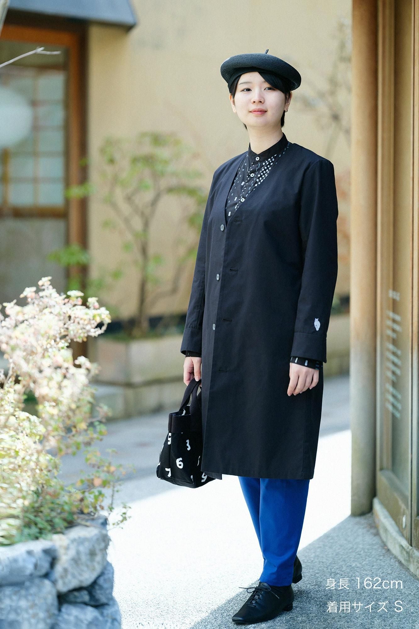 [Nur online] 30 einzelne, leicht zulaufende Hosen aus Gabardine/Ruriiro