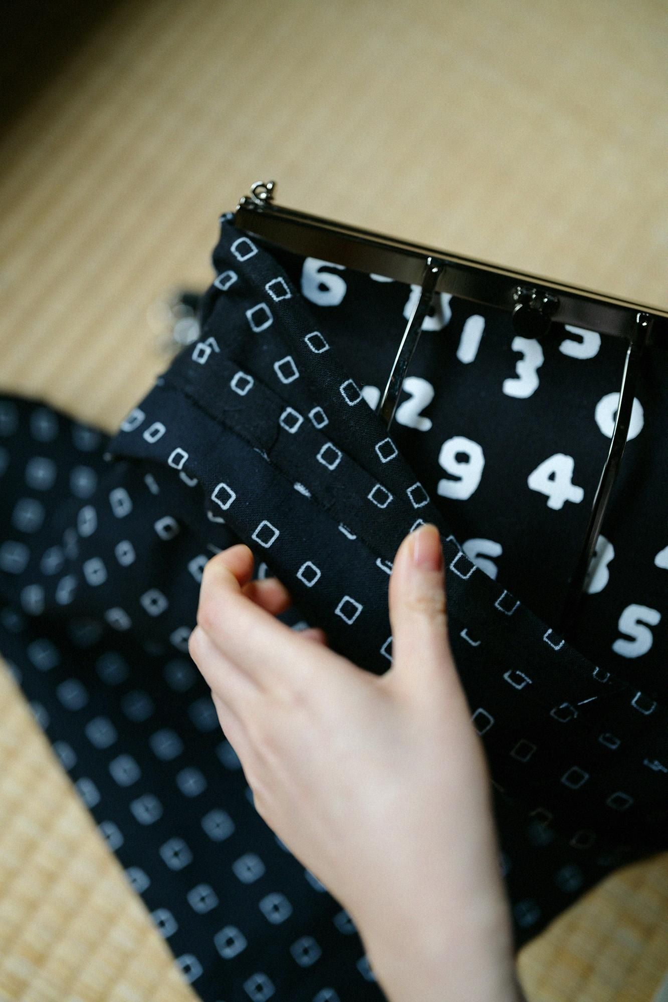 Palanquin Shoulder Bag / SO-SU-U Kon