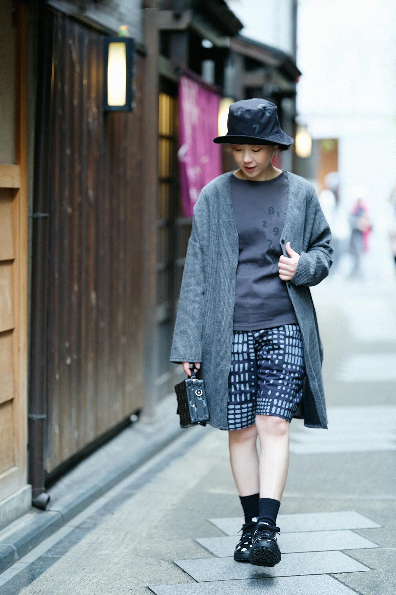 Y. Sneakers / So-Su-U Wet Feather Color (Wood)