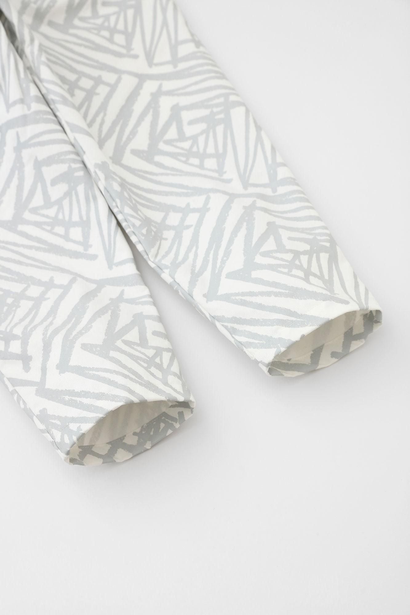 Leicht zulaufende Hose aus hochdichtem Chino-Stoff/gezackter Tsukumo-Stil