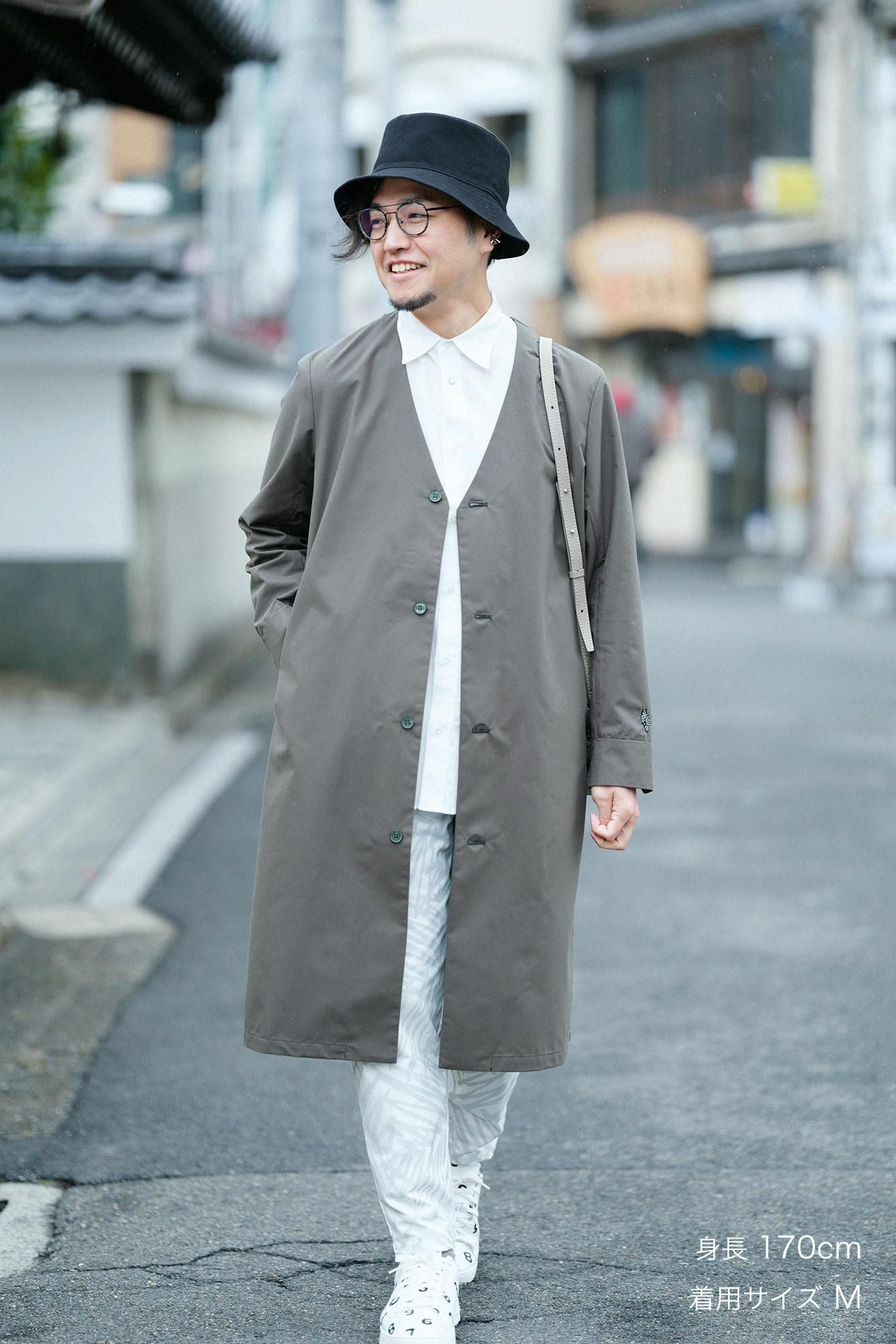 Leicht zulaufende Hose aus hochdichtem Chino-Stoff/gezackter Tsukumo-Stil