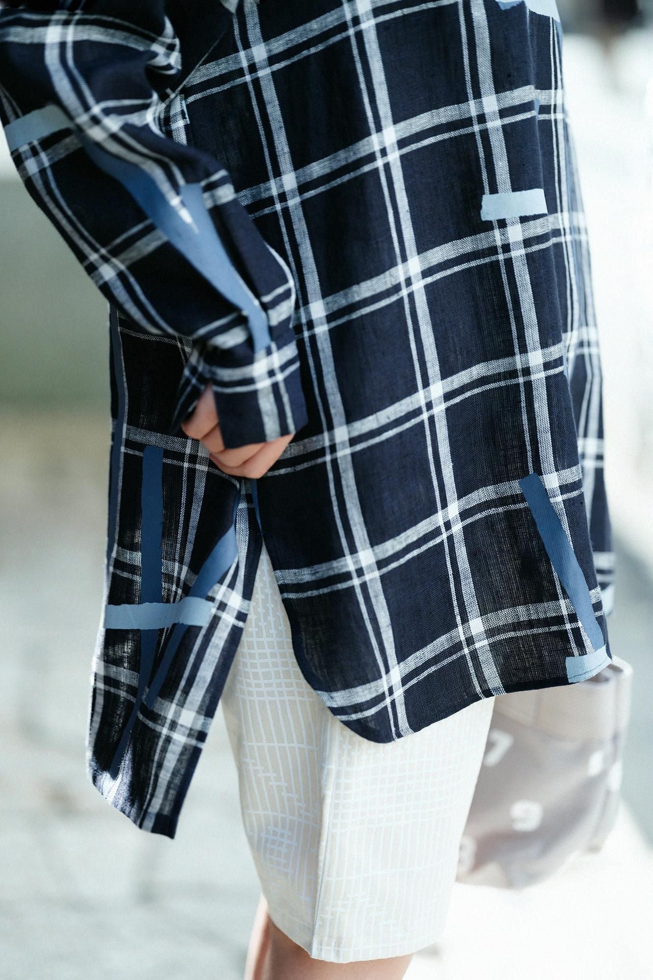 亞麻格子休閒長版上衣／鳶和留白