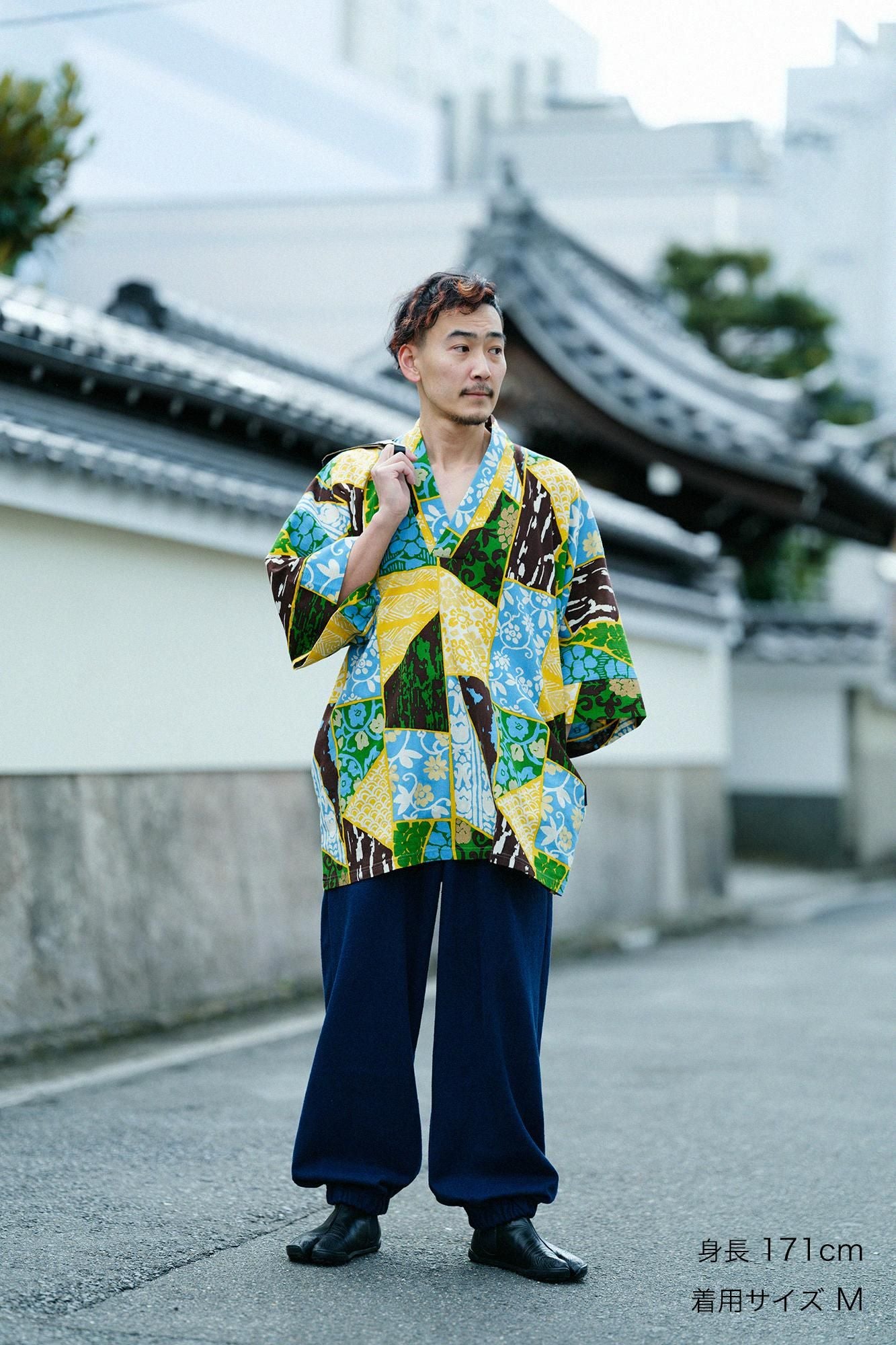 SOU・SOU 麻　インディゴ　角袖風靡/金襴緞子 群青色　作務衣　羽織　和風 SOU・SOU 麻 インディゴ 角袖風靡/金襴緞子 群青色 作務衣 羽織 和風