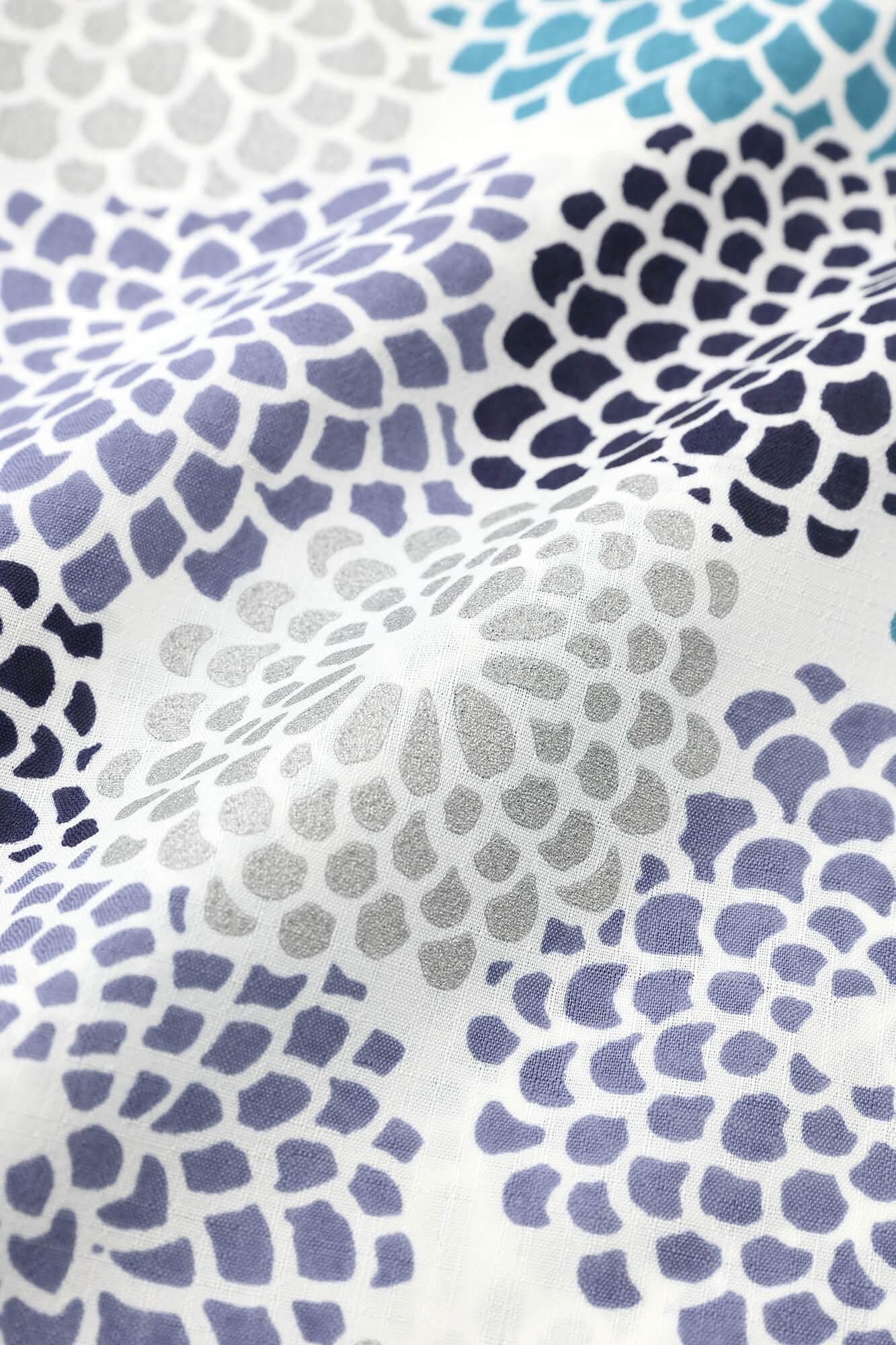 Kosugi Orimono에 의해 만든 Theo Alpha Yukata /국화