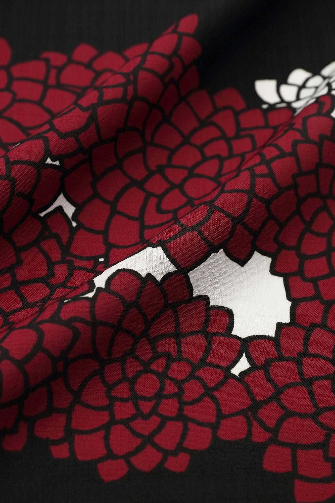 Kosugi Orimono에 의해 만든 Theo Alpha Yukata /구름사이에 국화