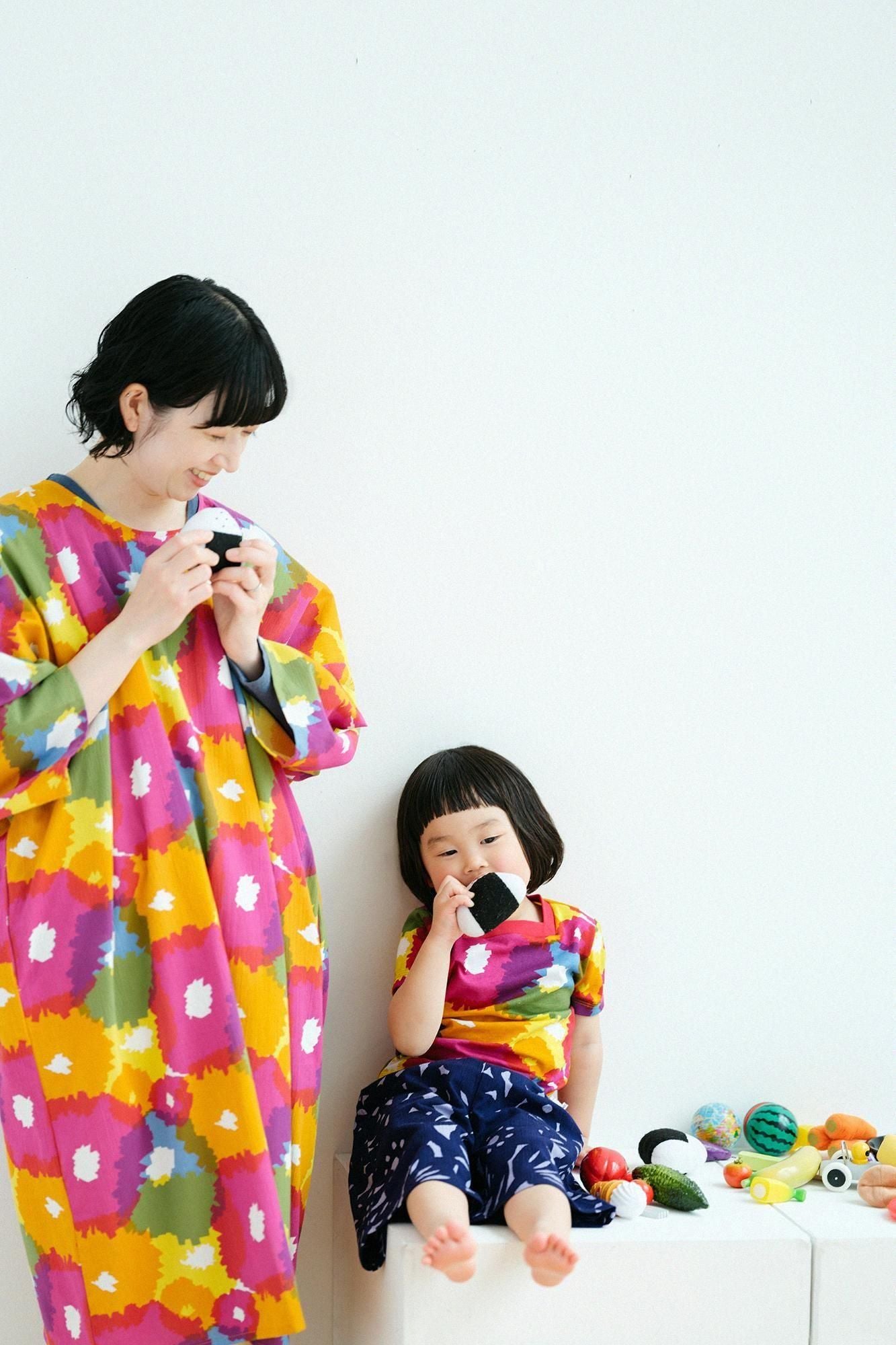 ●方領上衣／盛開