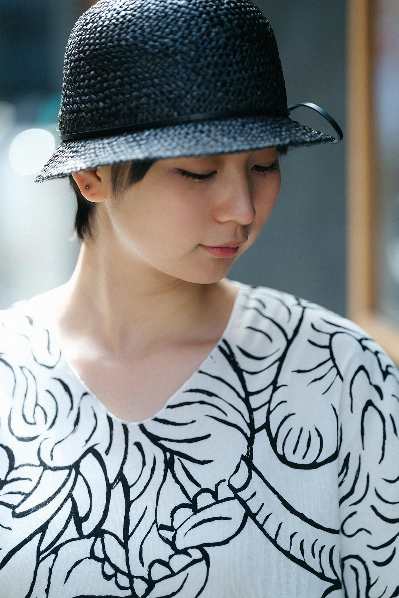 Chizimi Cotton 40/40 Cap Sleeve Top / flying elephants