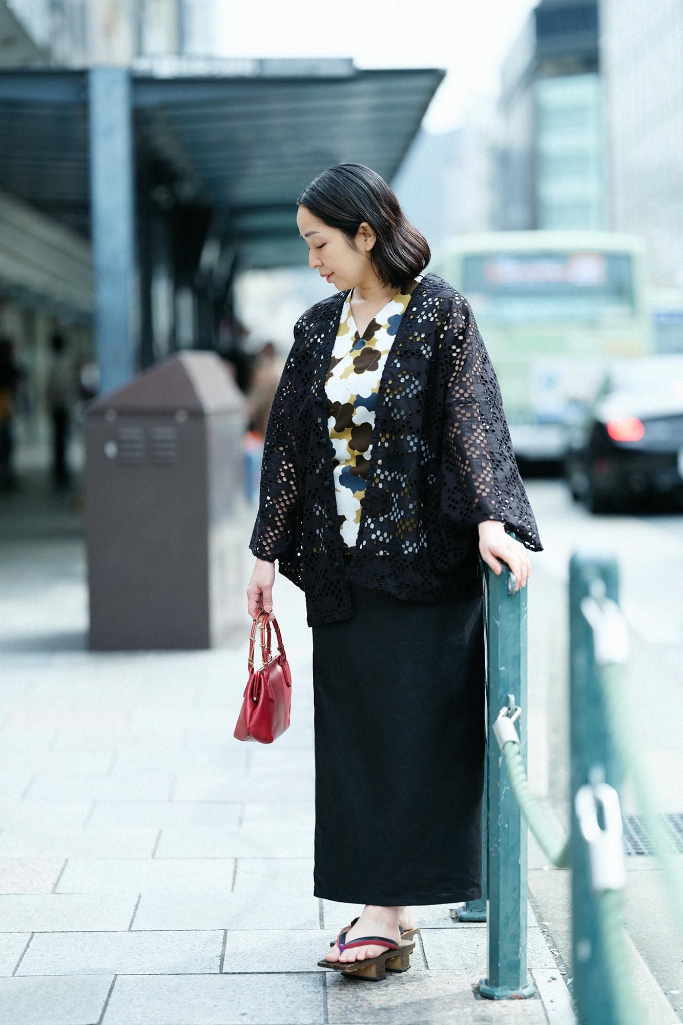 Chizimi Cotton 40/40 V-neck Shirt / Kenzan Covered Box with a Design of Plum Blossoms-Recreation